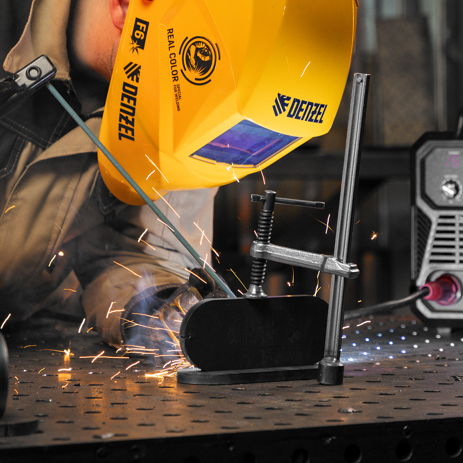 Аппарат инвертор. дуговой сварки DM-220 Standart, 220 А, ПВ 60% Denzel