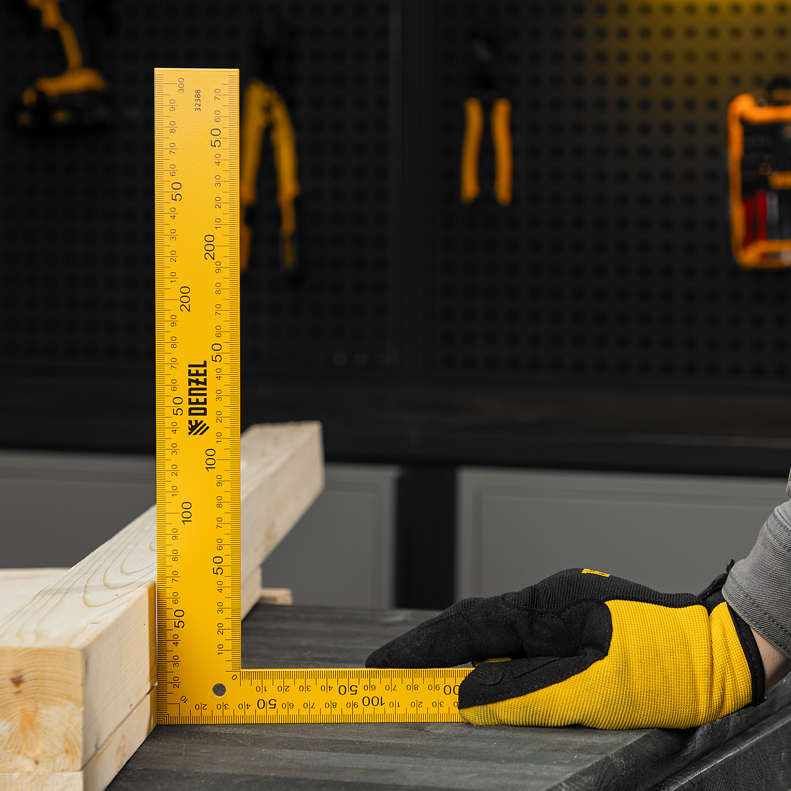 Угольник стальной, 200 х 300 мм Denzel