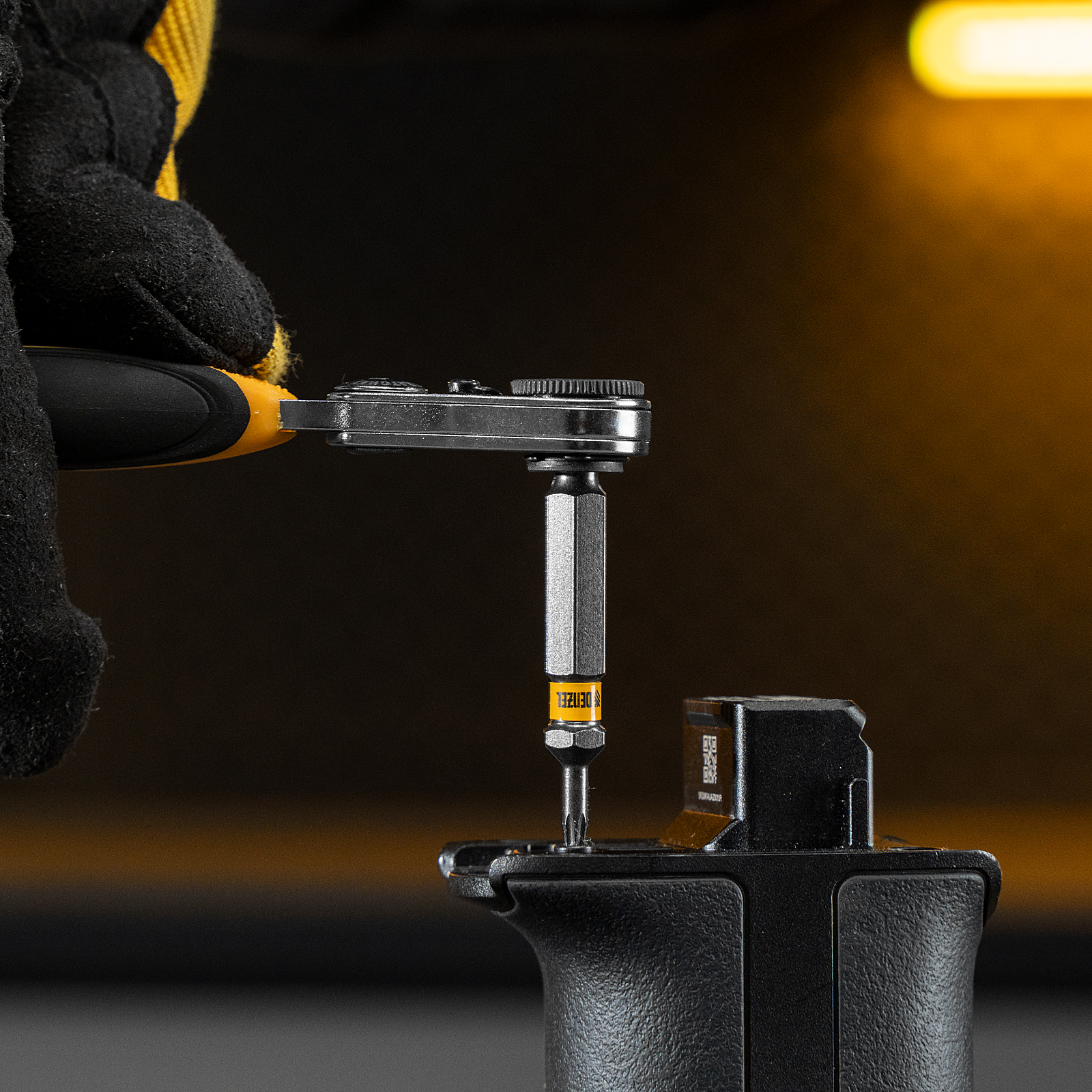 Ключ-трещотка для бит 1/4", 52 зуба, CrMo, адаптер для торцевых головок Denzel