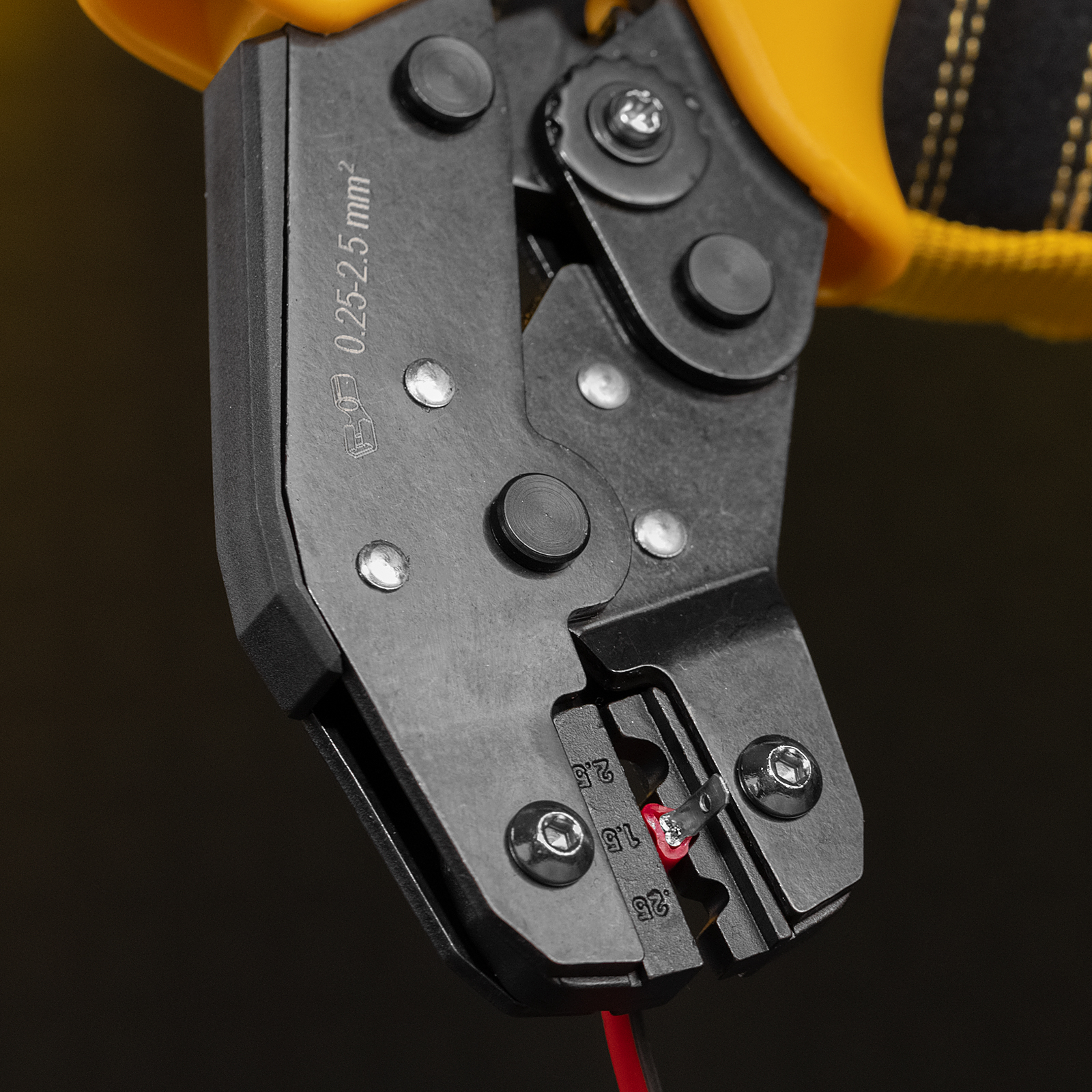 Клещи для обжима неизолированных наконечников НК и НВ, разъемов РП, 0,25 - 2,5 мм2 Denzel