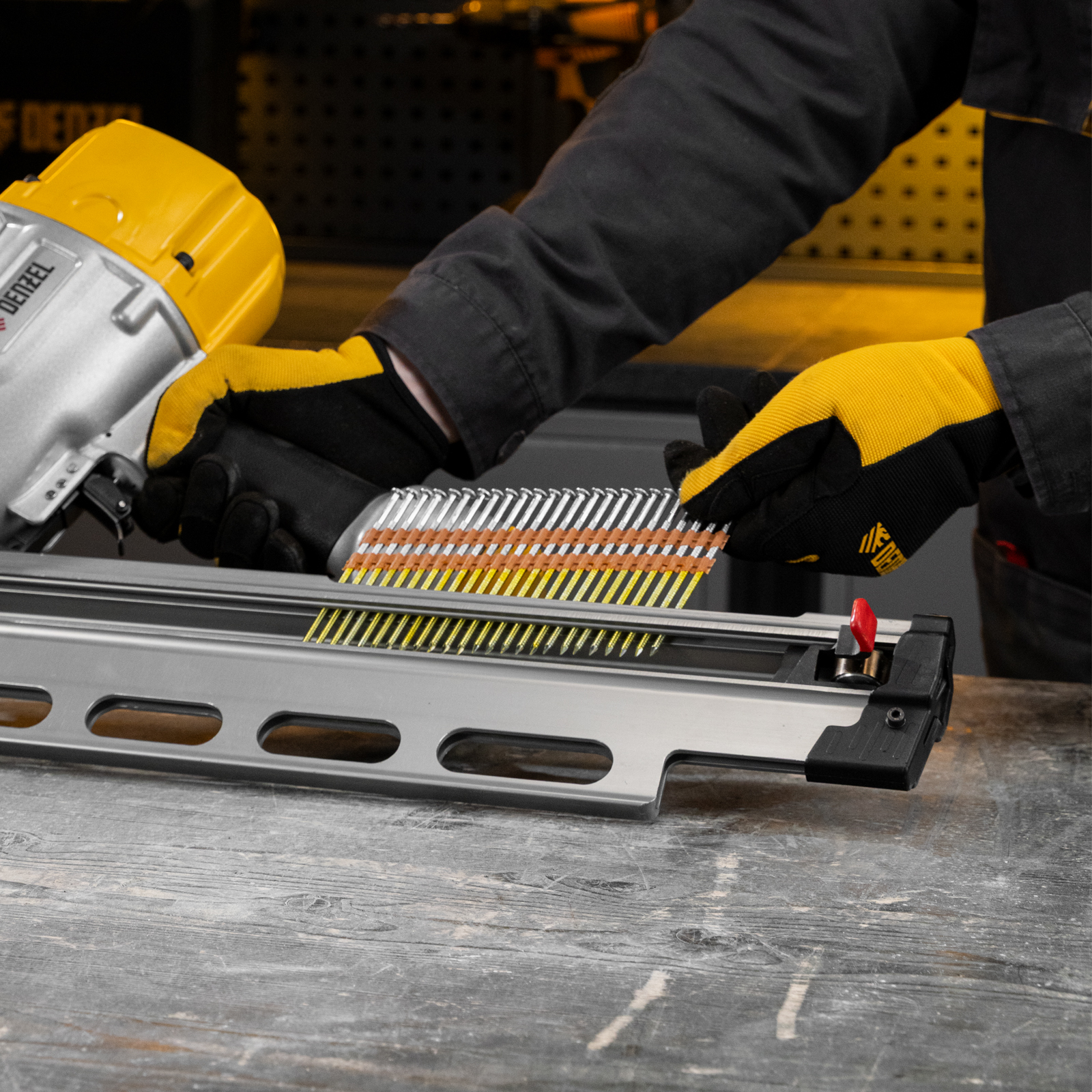 Гвозди для пнев. нейлера (оцинк.) длина - 90 мм, диам. - 3,05 мм, 2000 шт. Denzel