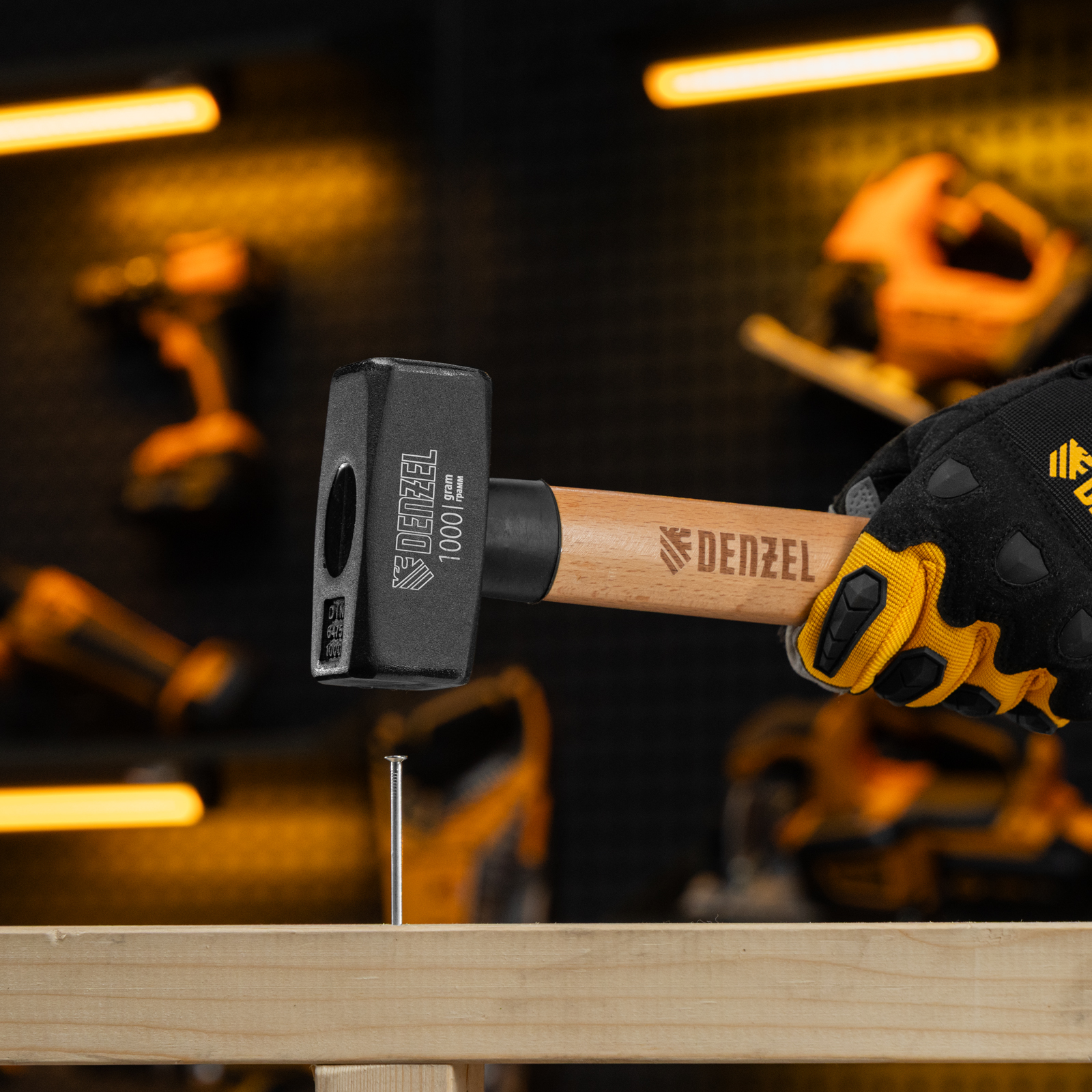 Кувалда, 1000 г, кованая головка, буковая рукоятка Denzel