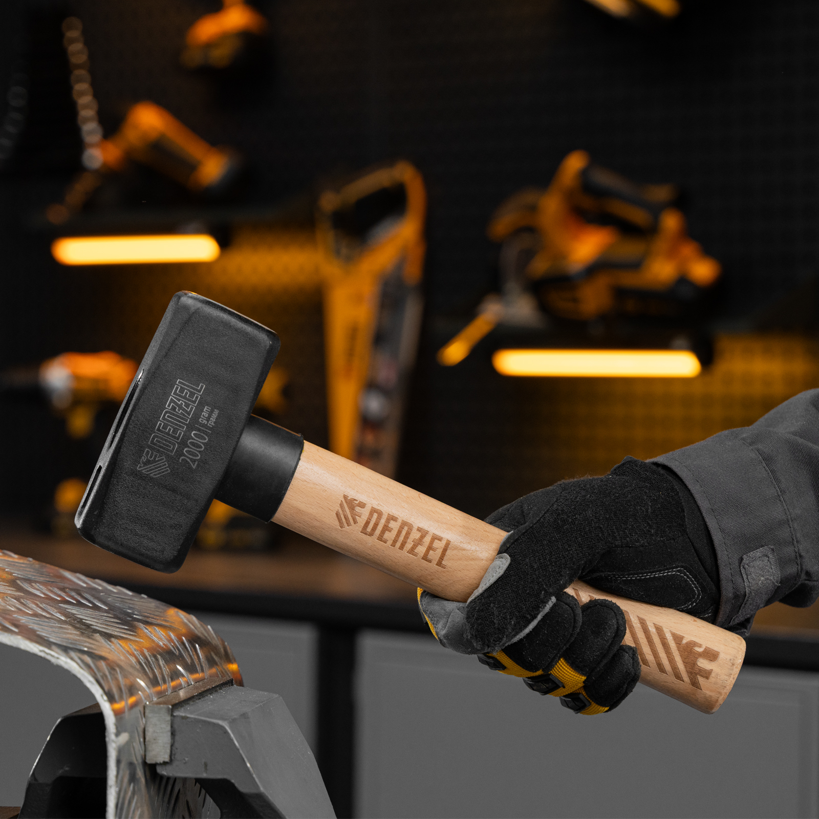 Кувалда, 2000 г, кованая головка, буковая рукоятка Denzel