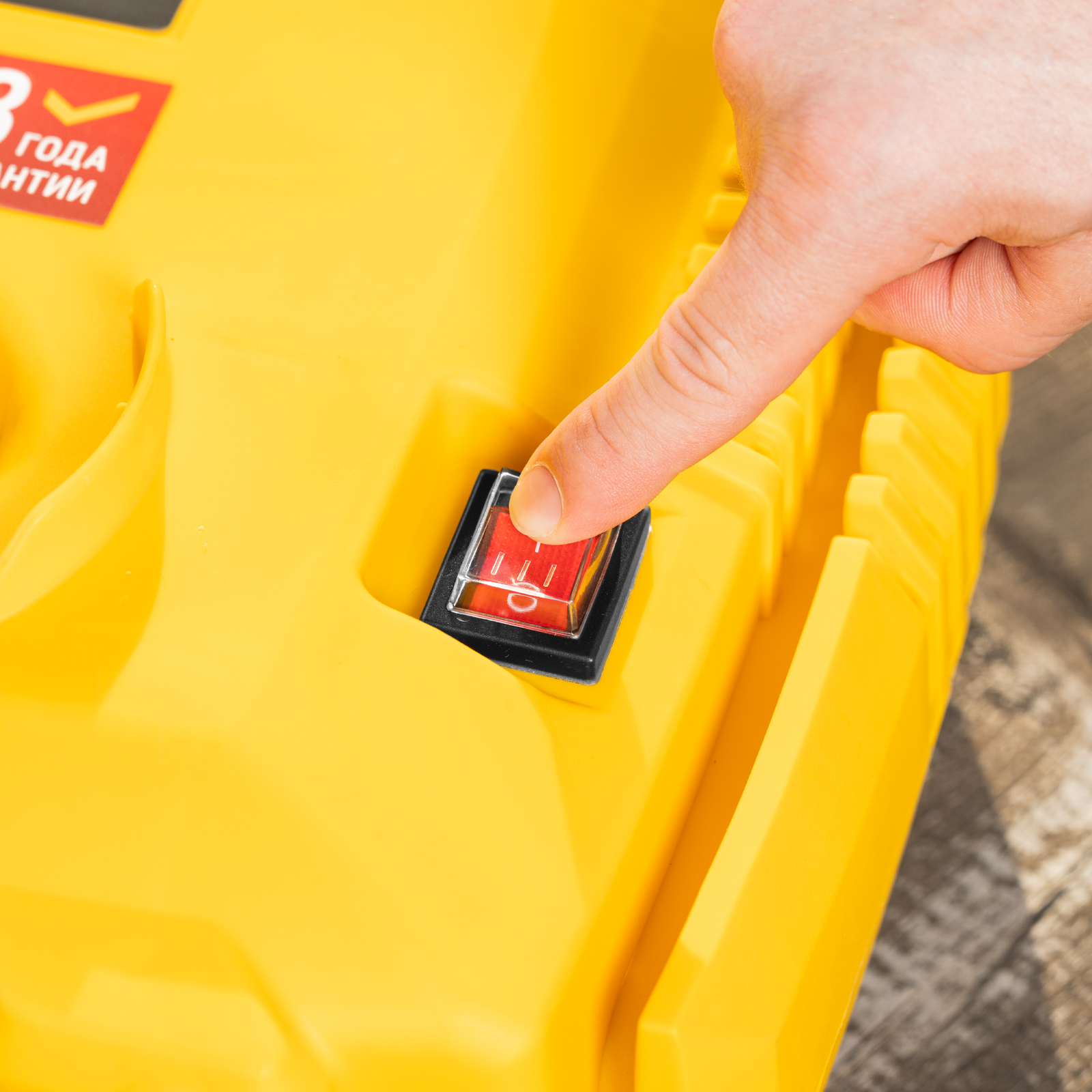 Компрессор воздушный DL1300, 10 бар, 1,3 кВт 180 л/мин 5 л, с набором аксессуаров Denzel