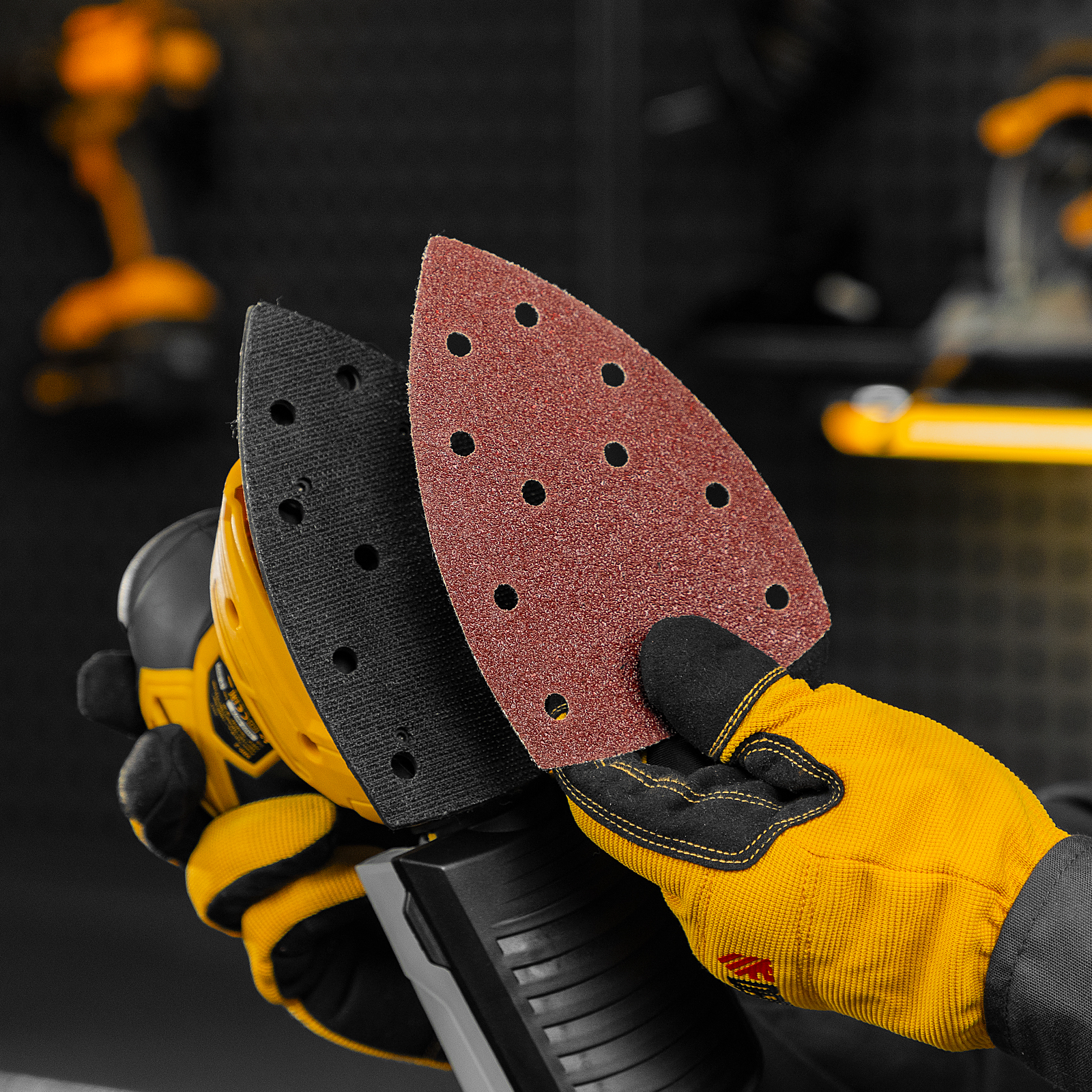 Треугольник абразивный на ворc. подложке под "липучку", перф., P 40, 150х150х100 мм, 5 шт. Denzel