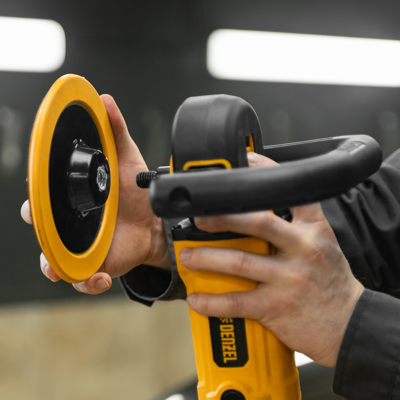 Машина полировальная CP-180, 1400 Вт, 180 мм, 0-3000 об/мин Denzel