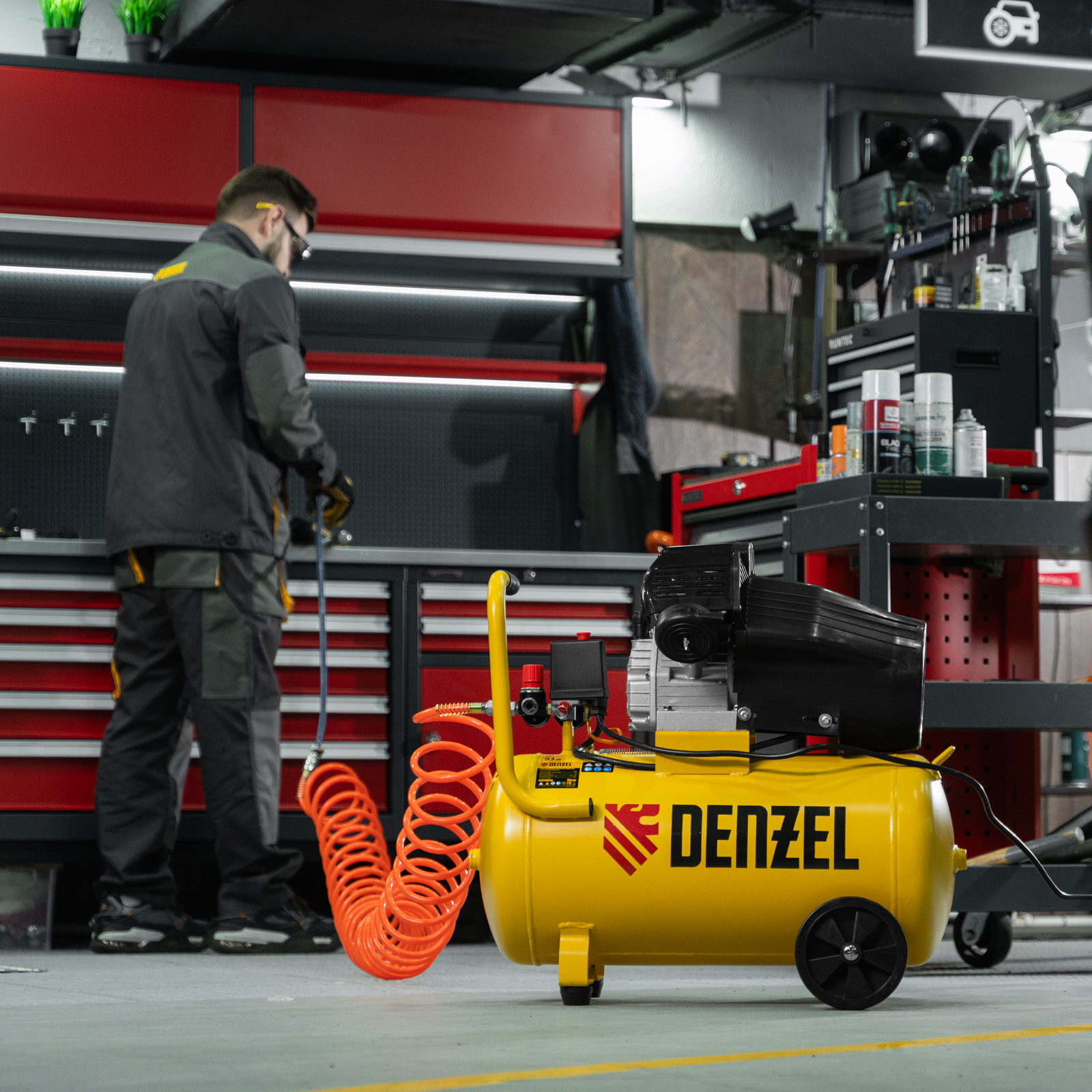 Компрессор воздушный прям. привод DCV1800/50, 1,8 кВт, 50 литров, 320 л/мин Denzel