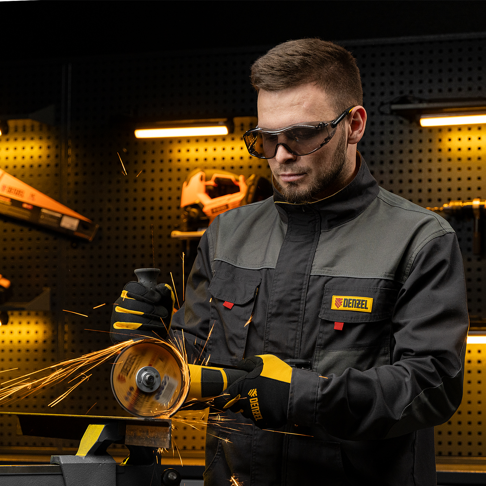 Очки защитные открытые, поликарбонатные, увеличенная дымчатая линза, регулируемые дужки Denzel