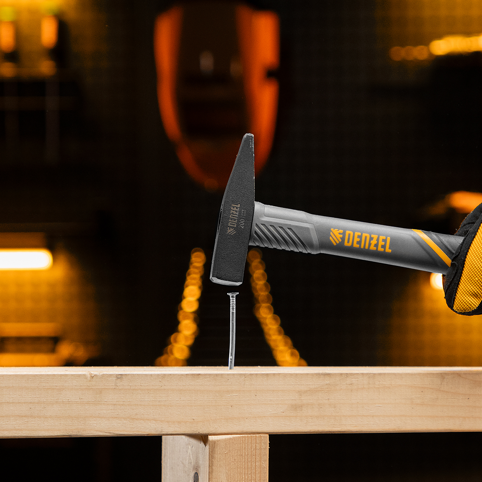 Молоток слесарный, 200 г, кованый, фибергласовая рукоятка c TPR покрытием Denzel