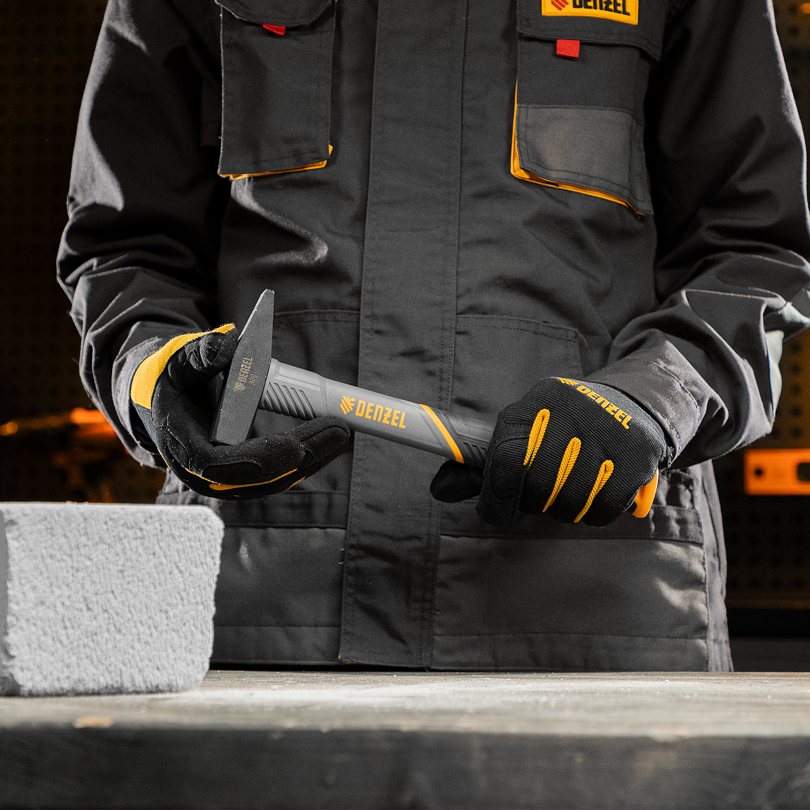 Молоток слесарный, 300 г, кованый, фибергласовая рукоятка c TPR покрытием Denzel