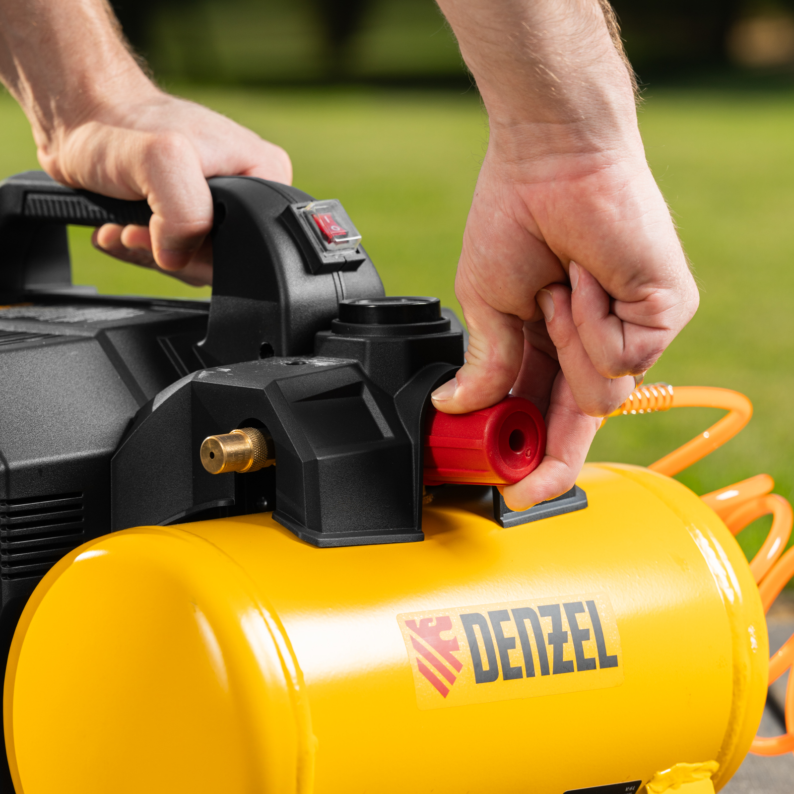 Компрессор  DLS750/6 безмасляный малошумный 750 Вт, 140 л/мин,ресивер 6 л Denzel