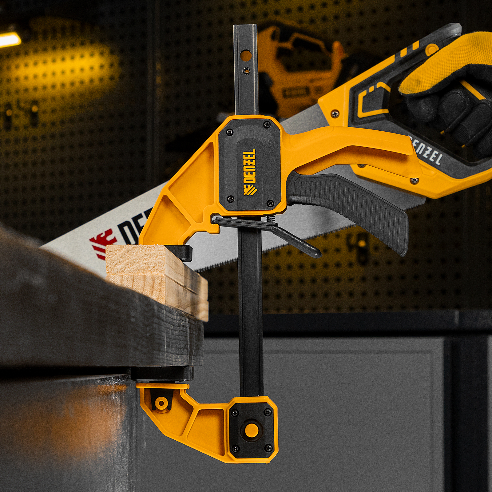 Струбцина F-образная, быстрозажимная, 150 х 80 мм, усиленный нейлоновый корпус Denzel