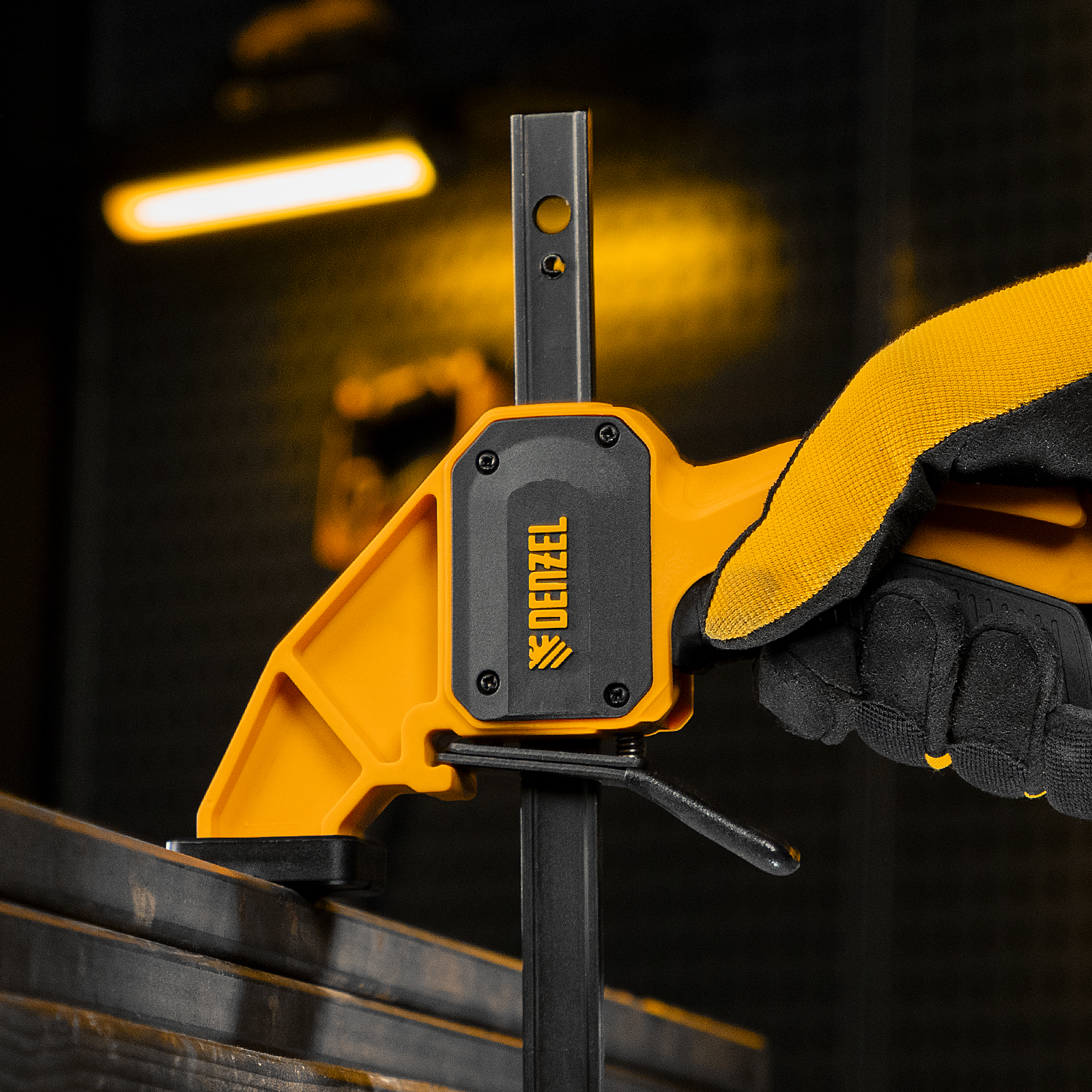 Струбцина F-образная, быстрозажимная, 150 х 80 мм, усиленный нейлоновый корпус Denzel