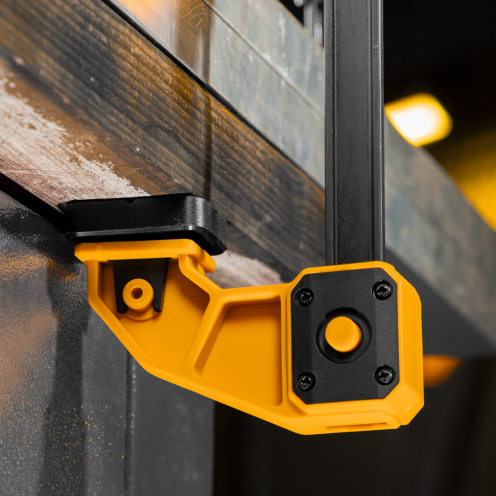 Струбцина F-образная, быстрозажимная, 600 х 80 мм, усиленный нейлоновый корпус Denzel