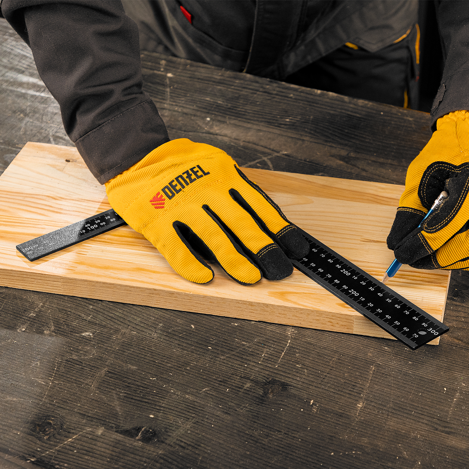 Угольник, 200 х 300 мм, алюминиевый, лазерная гравировка Denzel