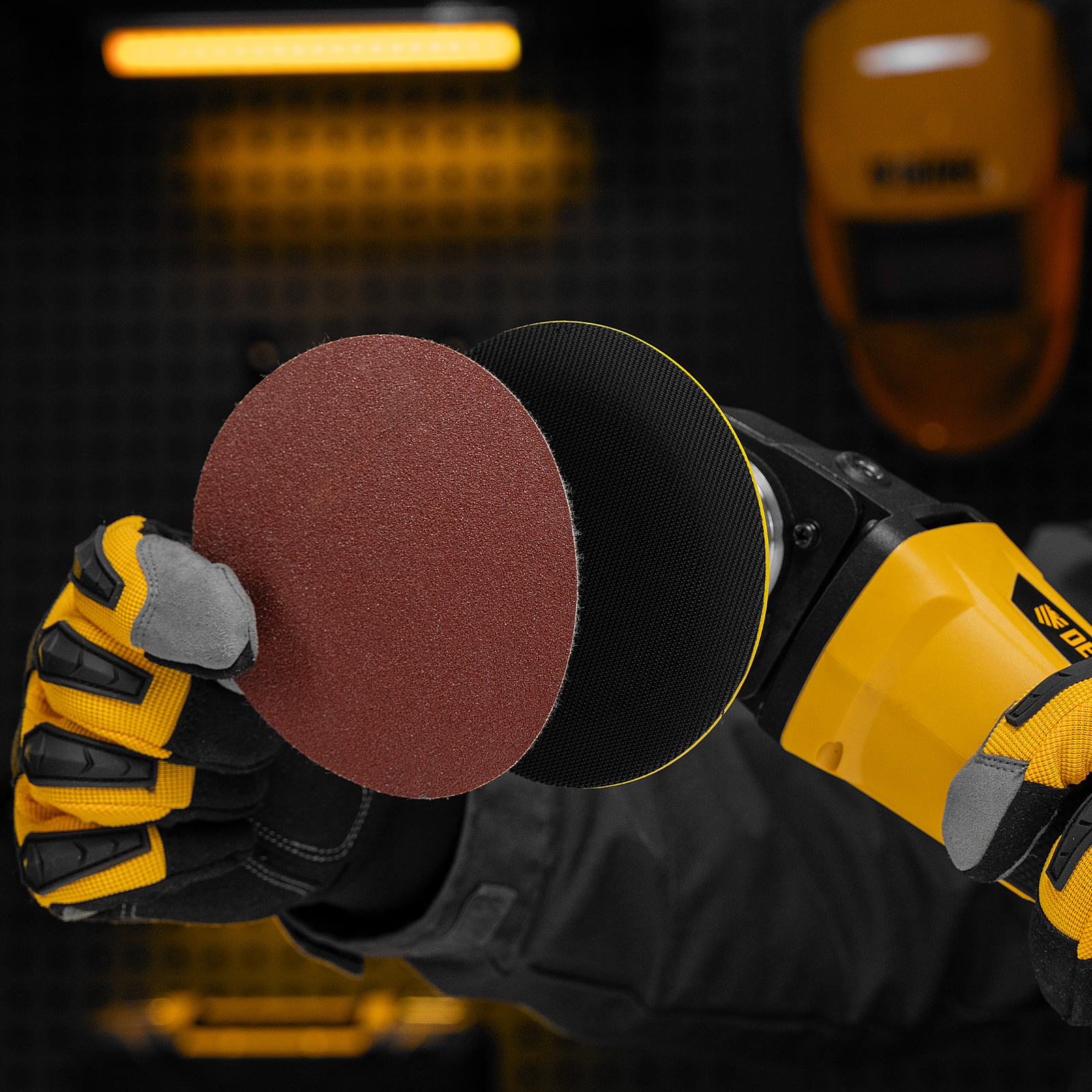 Тарелка опорная для дрели и УШМ с липучкой, 115 мм, мягкая, с адаптером c М14 на d8 Denzel