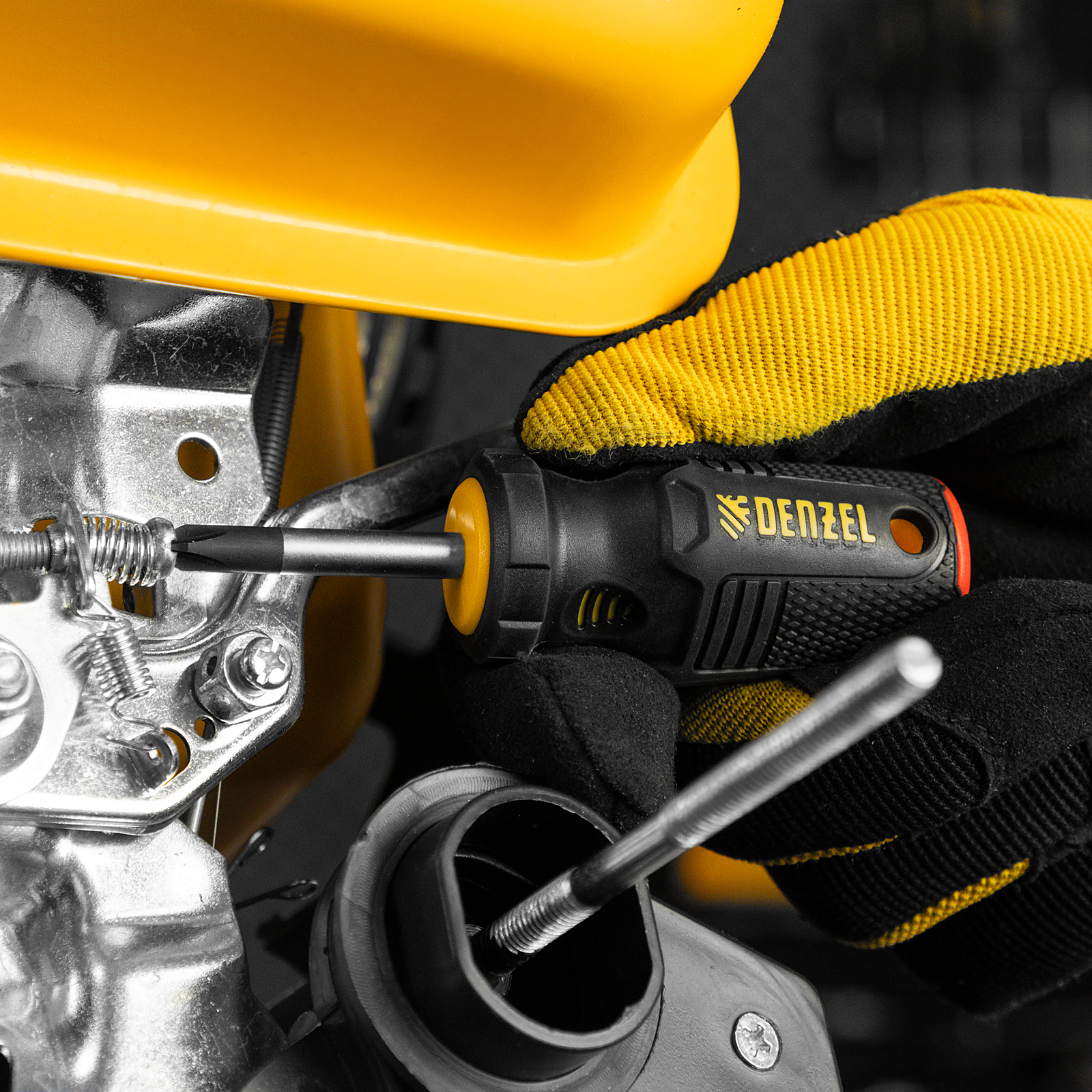 Отвертка, PH2х38 мм, S2, 3к рукоятка Denzel