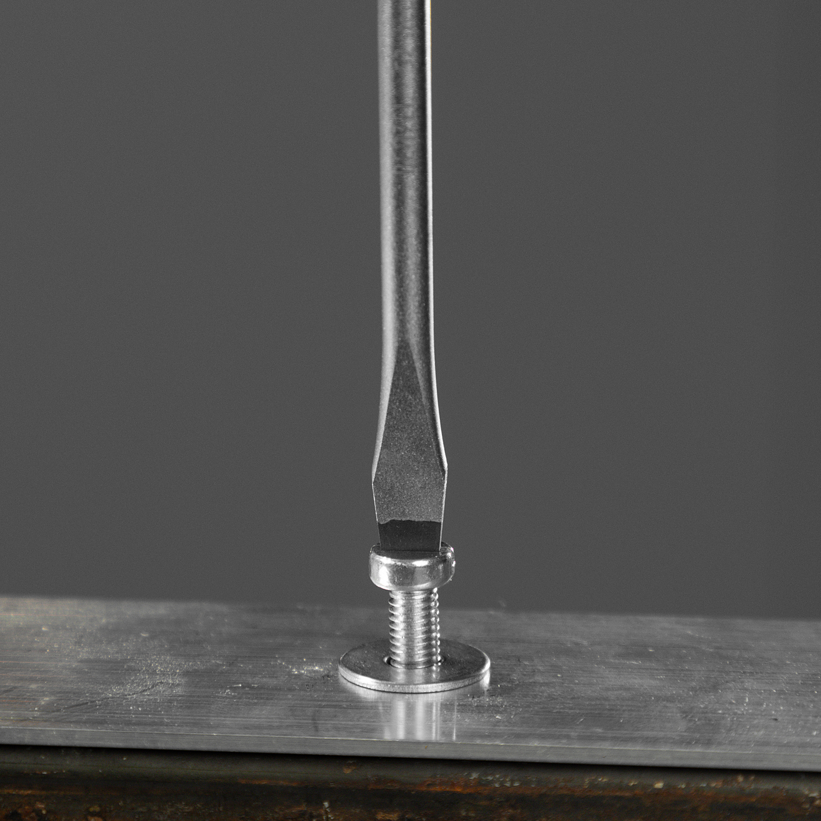 Отвертка, SL5x100 мм, S2, 3к рукоятка Denzel