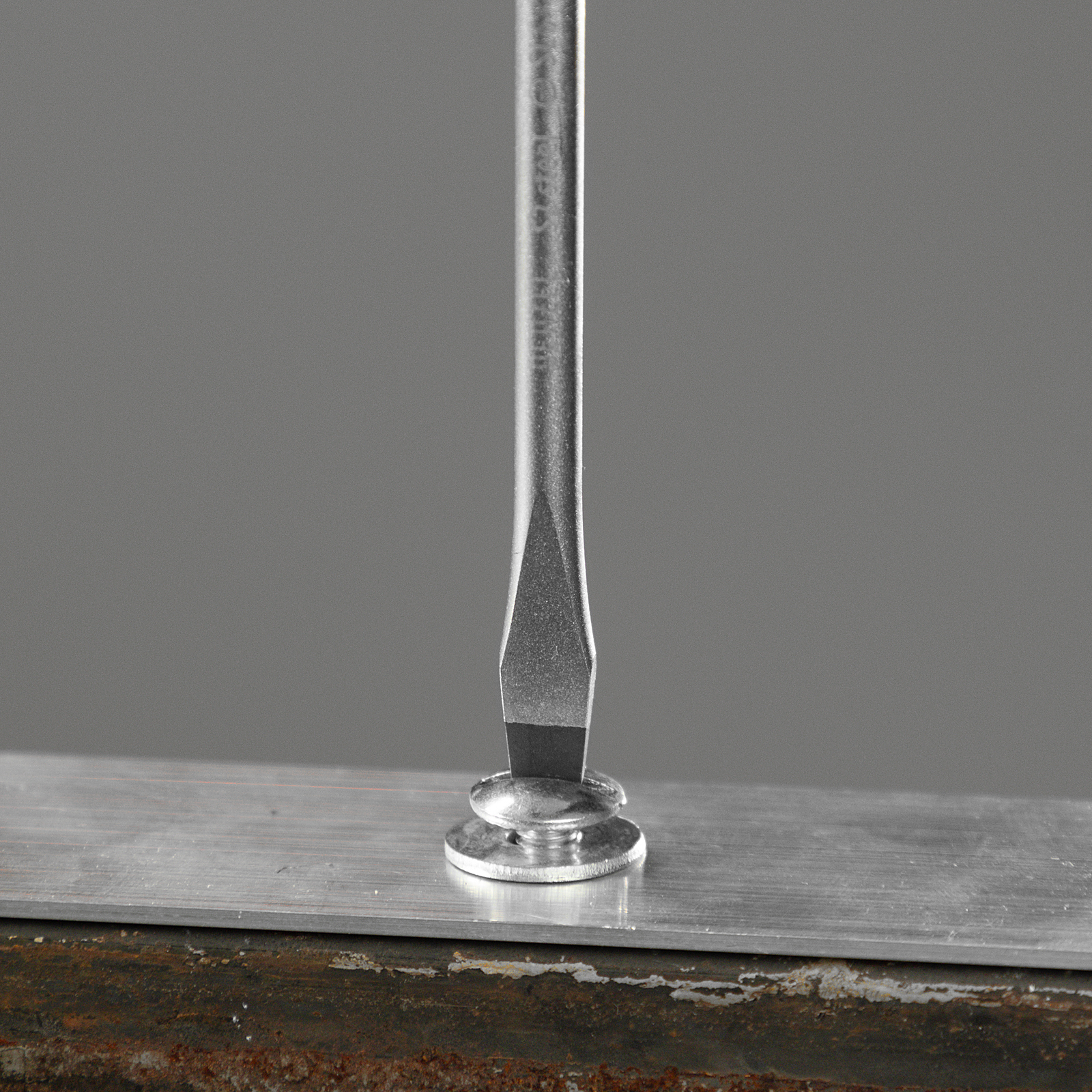 Отвертка, SL6x100 мм, S2, 3к рукоятка Denzel