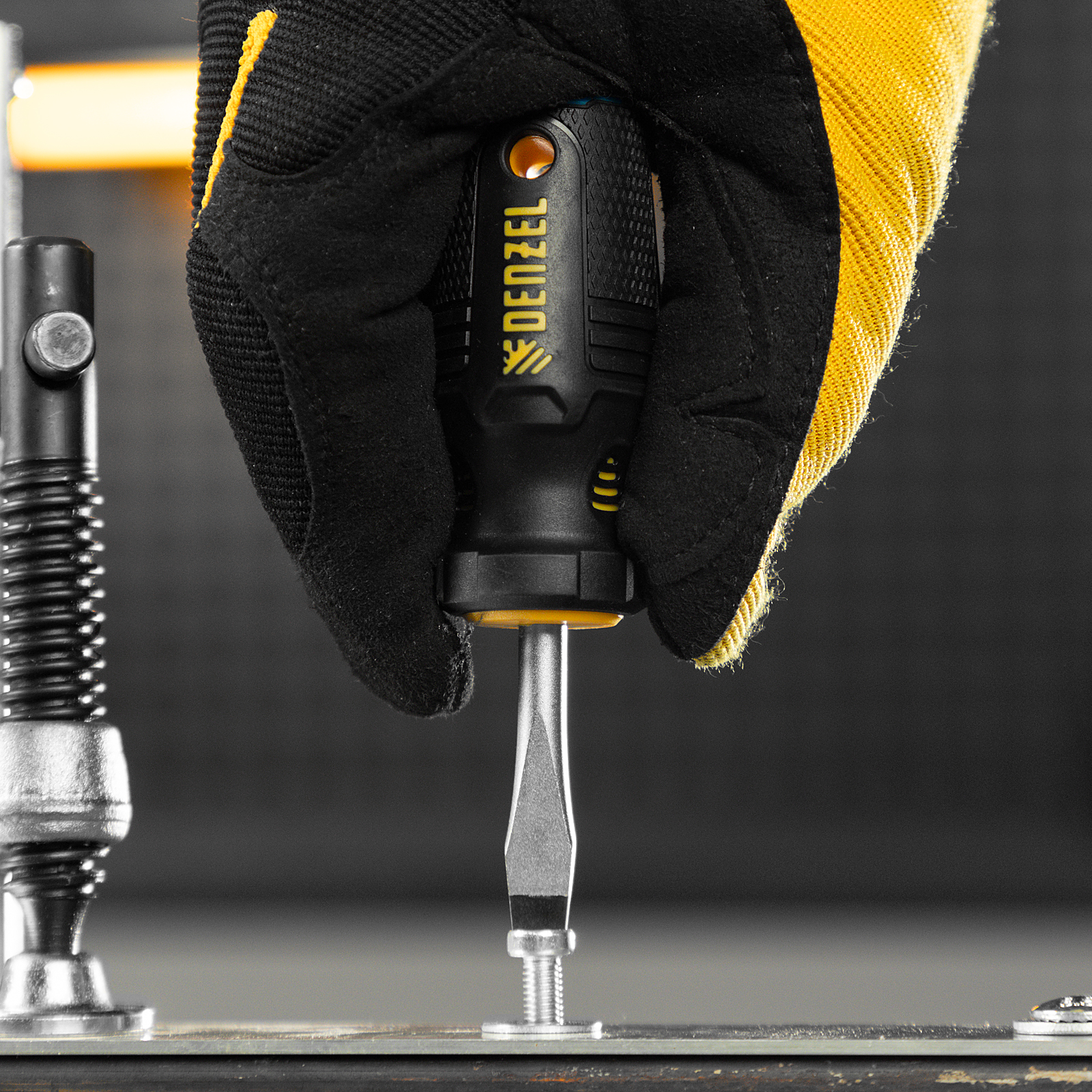 Отвертка, SL6x38 мм, S2, 3к рукоятка Denzel