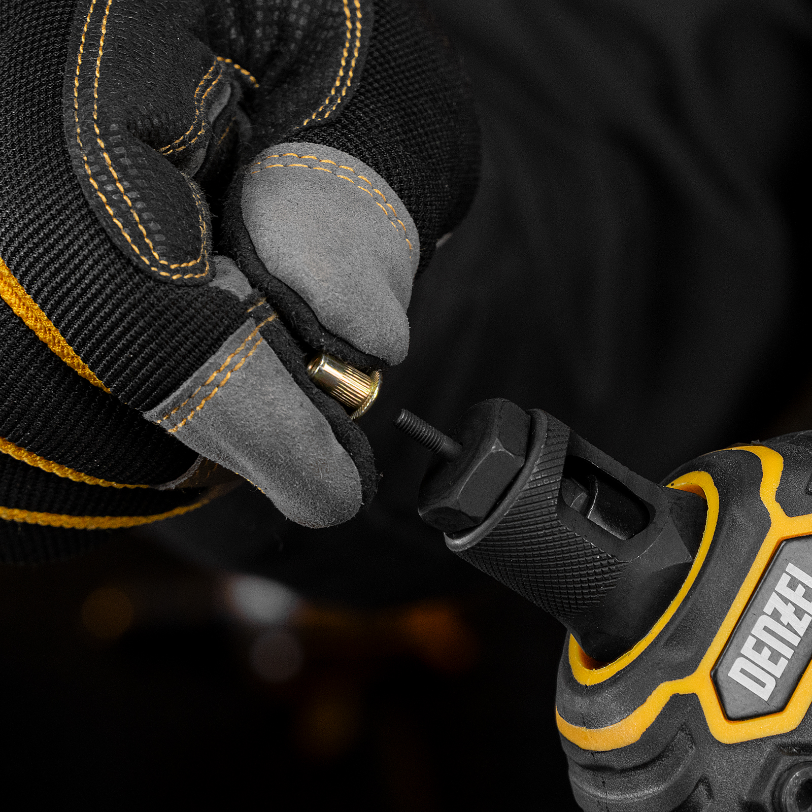 Заклепки резьбовые, стальные, оцинкованные, М3, пластиковый кейс, 200 шт. Denzel