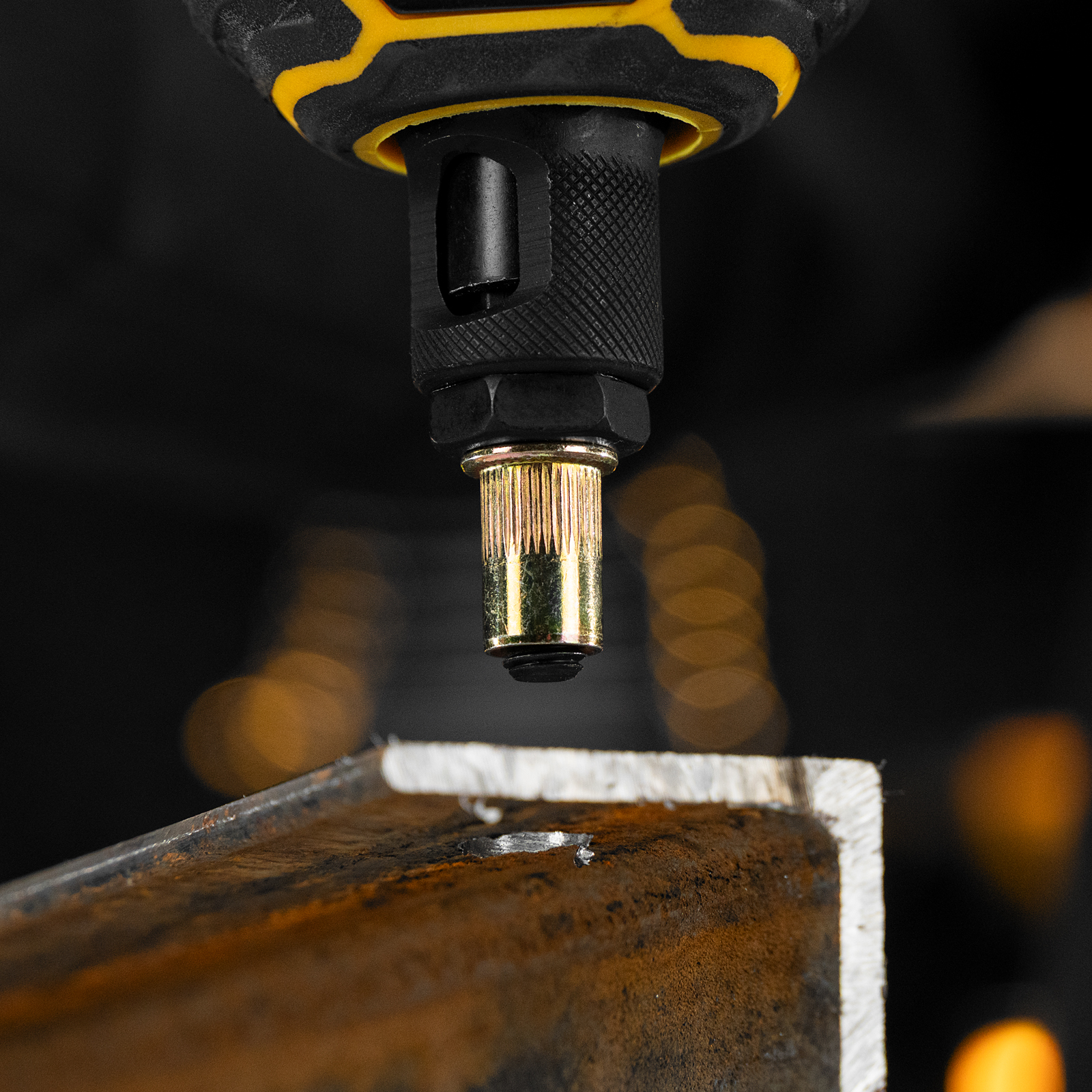 Заклепки резьбовые, стальные, оцинкованные, М8, пластиковый кейс, 40 шт. Denzel