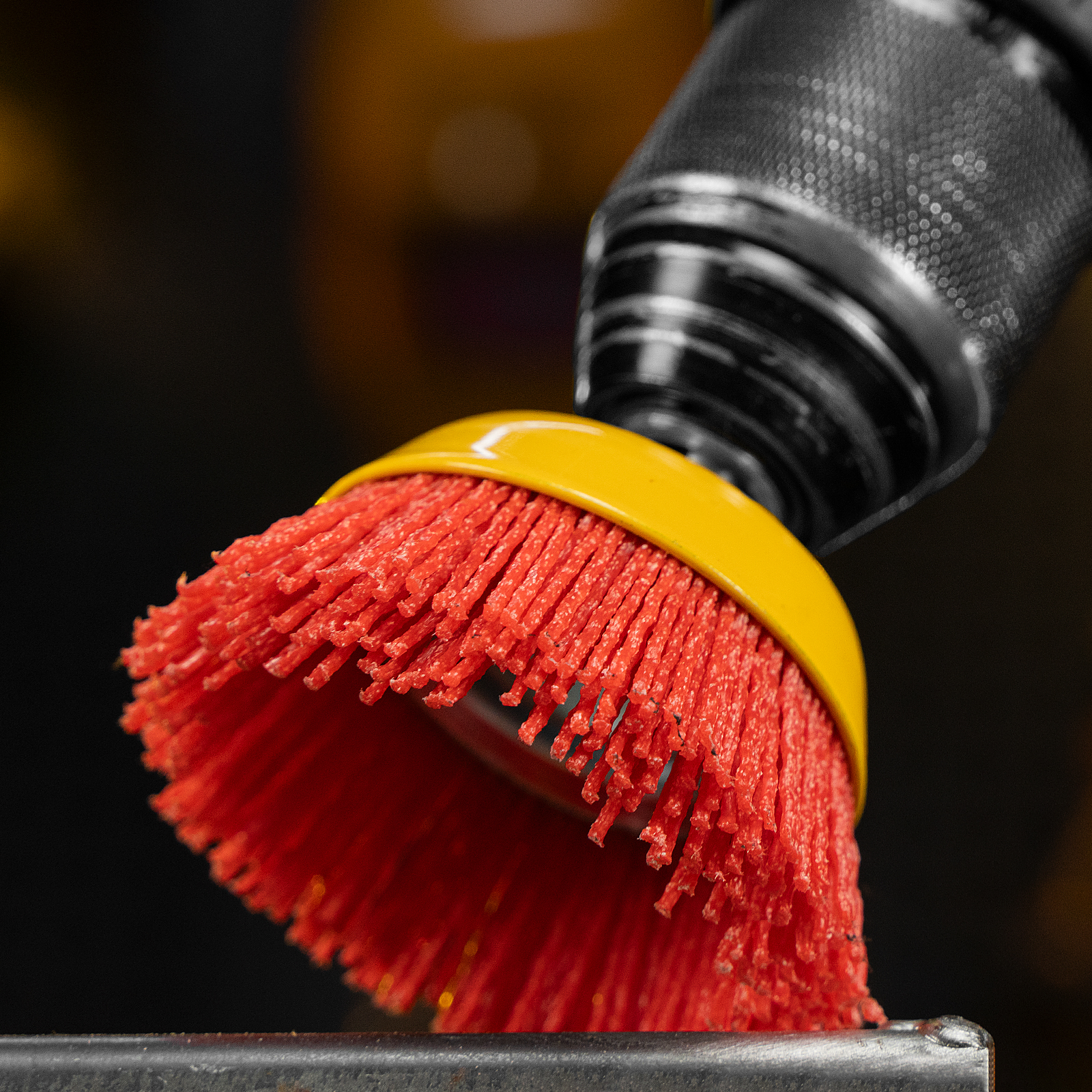 Щетка для дрели, 75 мм, Чашка, со шпилькой, нейлоновая щетина Denzel