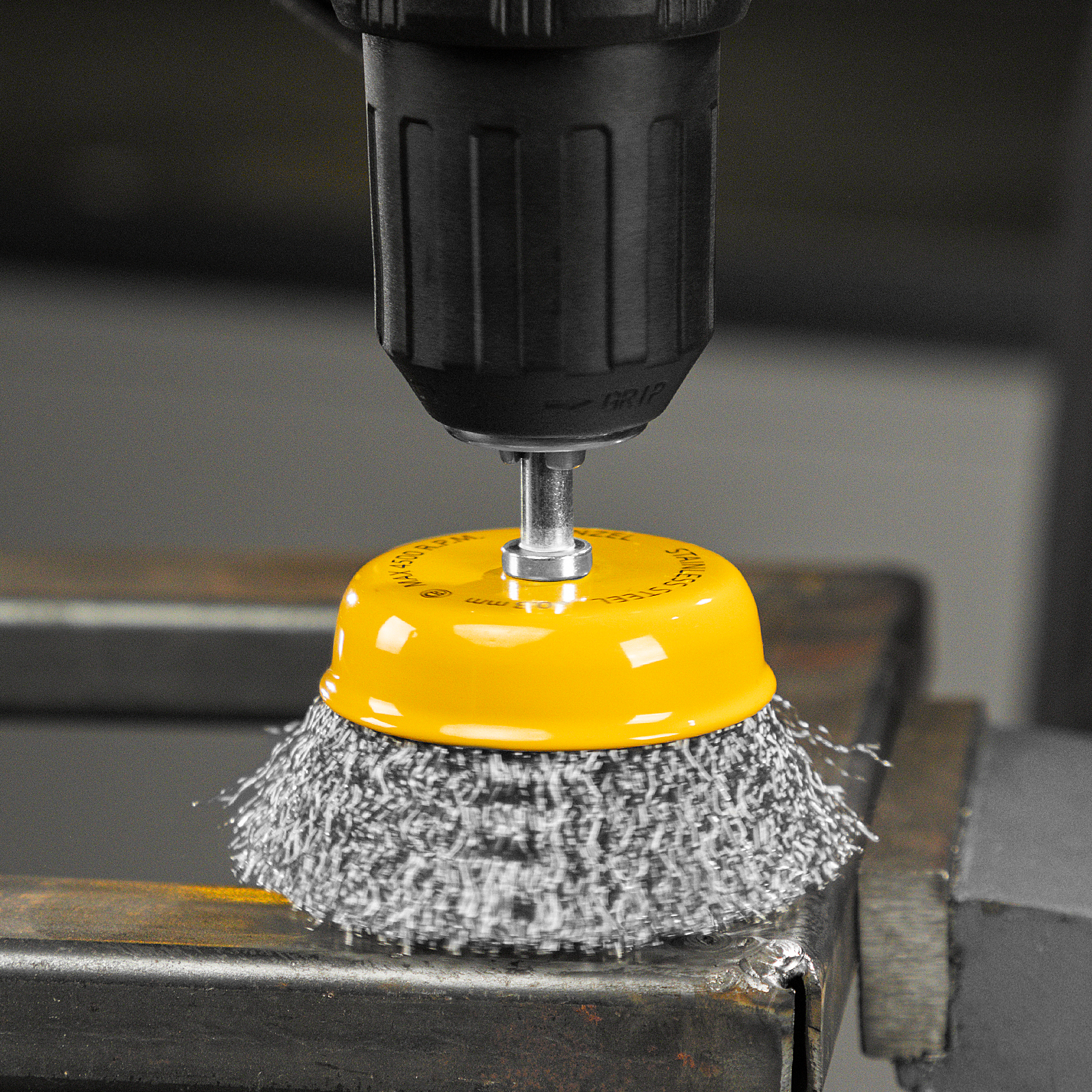 Щетка для дрели, 75 мм, Чашка, со шпилькой, нержавеющая витая проволока Denzel