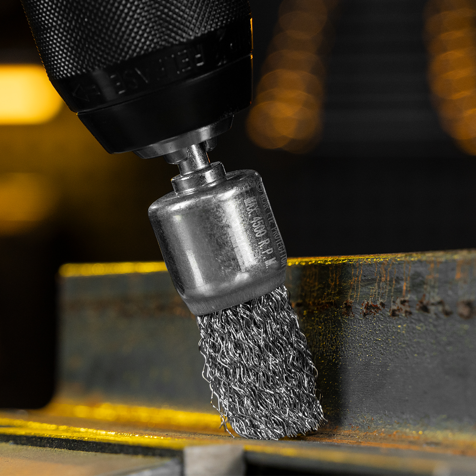 Набор щеток для дрели, 1 Плоская 50мм, 2 Чашки 25-50мм, шпилька, нерж. вит. проволока Denzel