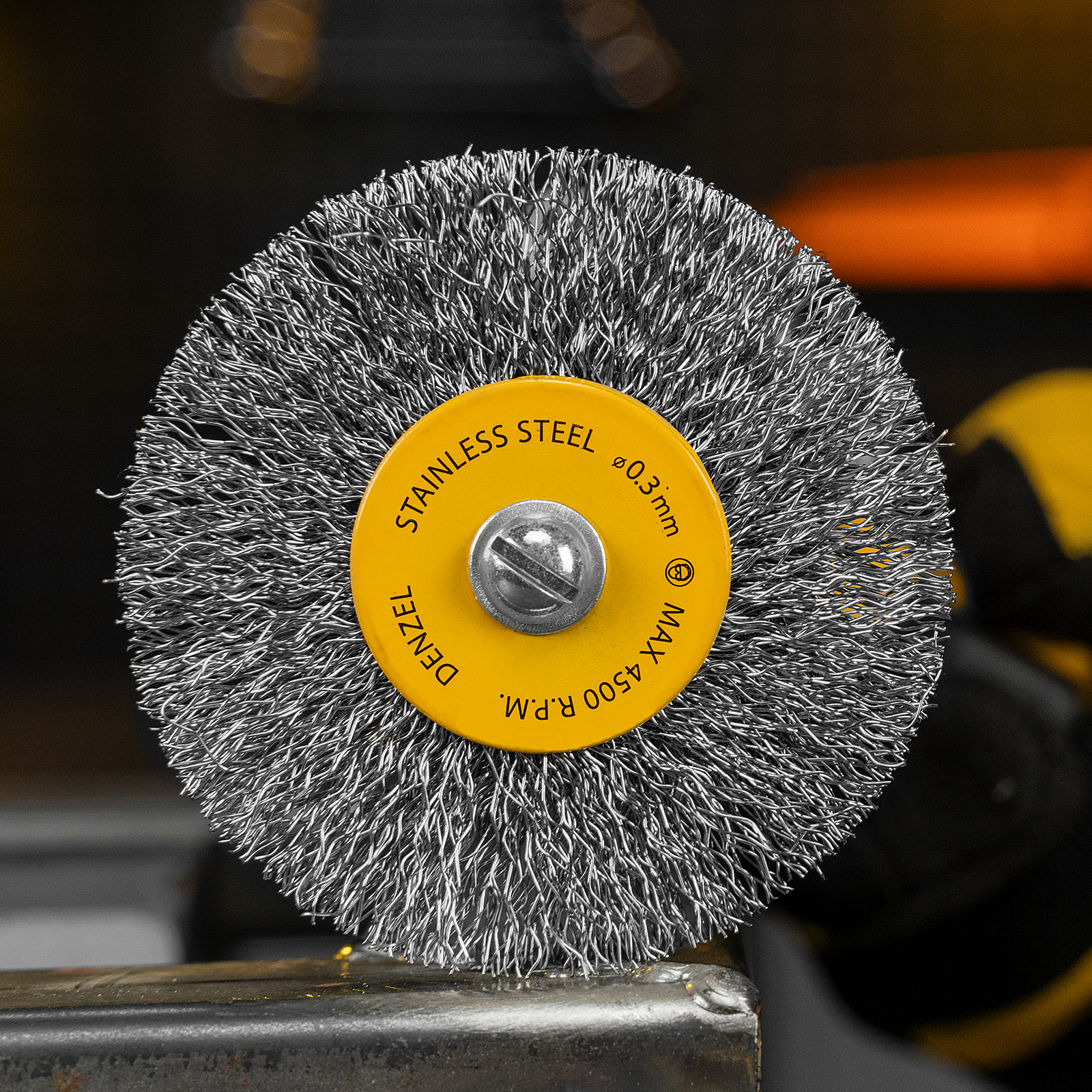 Набор щеток для дрели, 5 Плоских 25-38-50-63-75 мм, шпилька, нерж. вит. проволока Denzel
