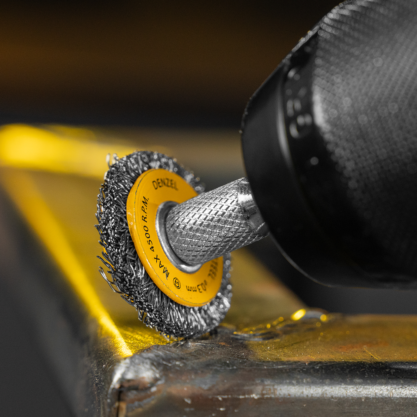 Набор щеток для дрели, 5 Плоских 25-38-50-63-75 мм, шпилька, нерж. вит. проволока Denzel