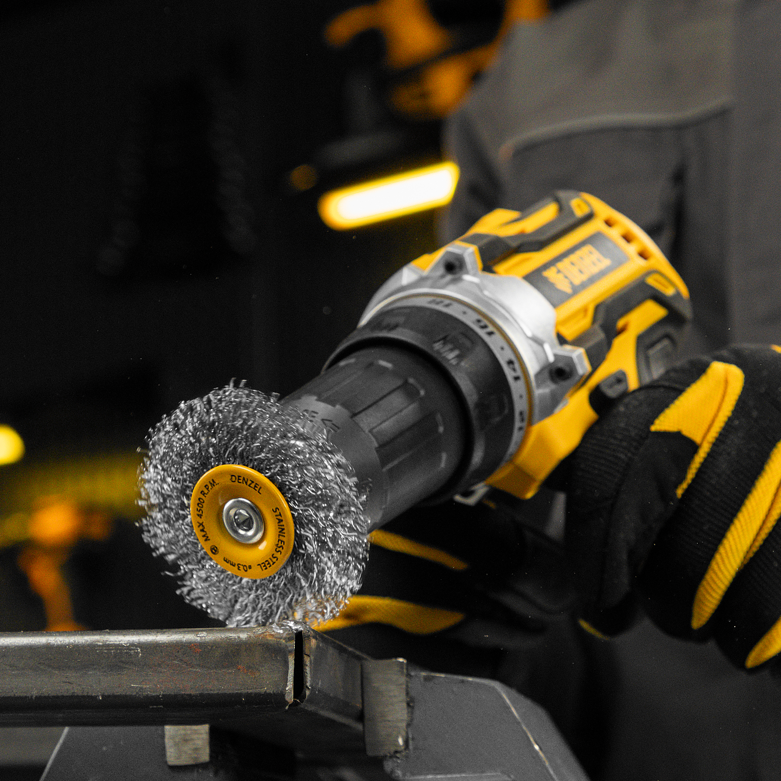 Щетка для дрели, 50 мм, Плоская, со шпилькой, нержавеющая витая проволока Denzel