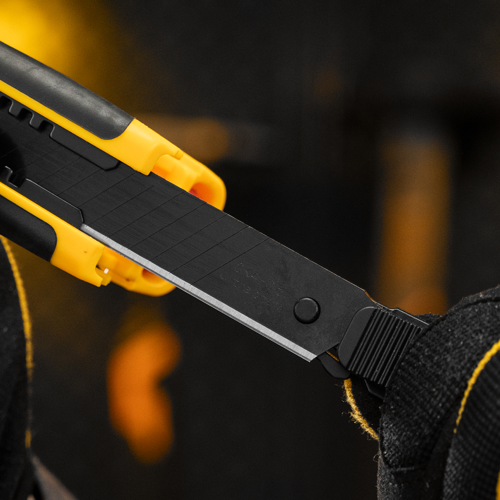 Лезвия, 18 мм, сталь SK4 - 0,5 мм, супер острые, многосегментные, 5 штук Denzel