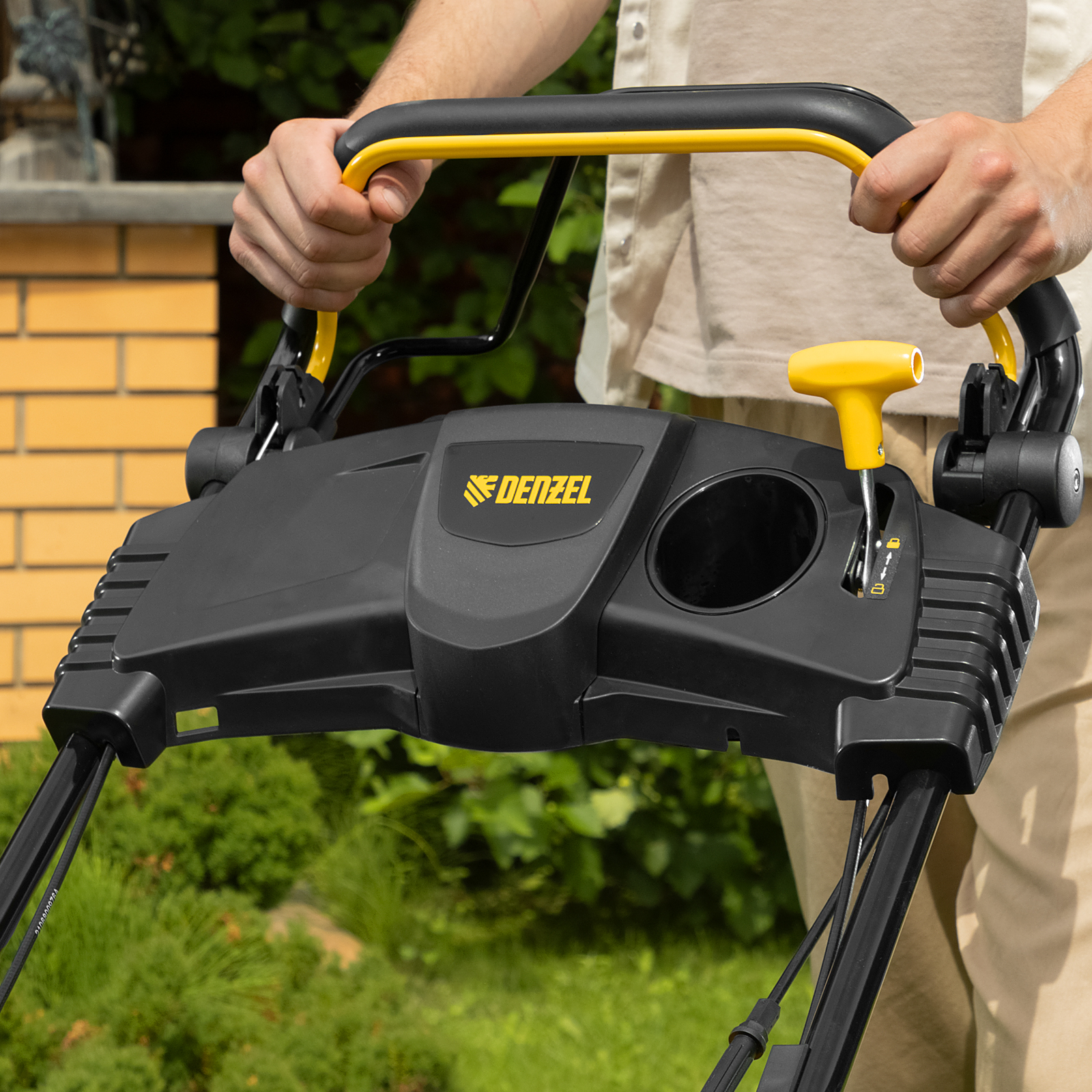 Бензиновая газонокосилка GLT-460SP-T, Trike 149 см3, 46 см, привод, панель, 60л Denzel