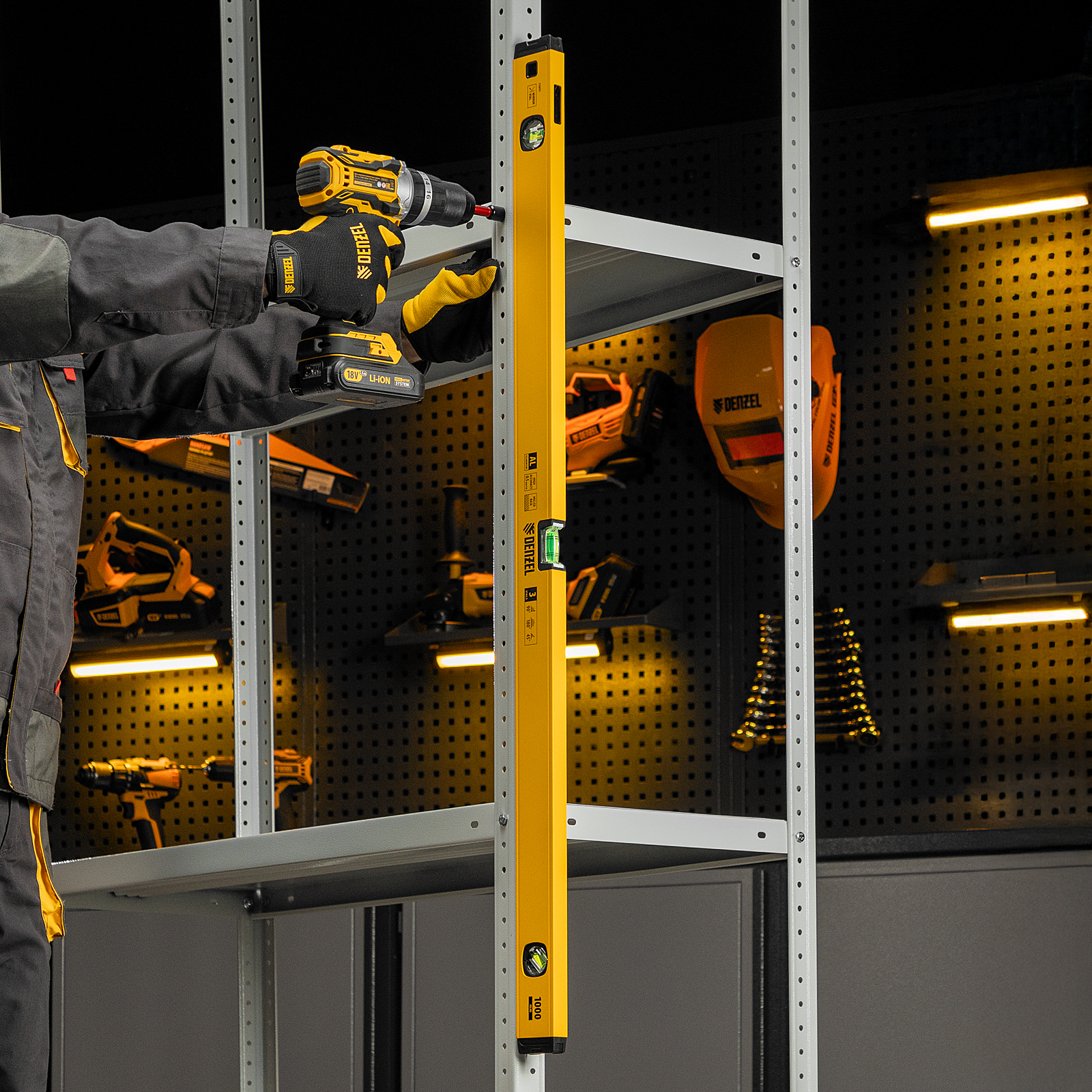 Уровень алюминиевый, магнит, фрезерованный, 3 глазка (1 зеркал.) 0,5 мм/м, 1000 мм Denzel