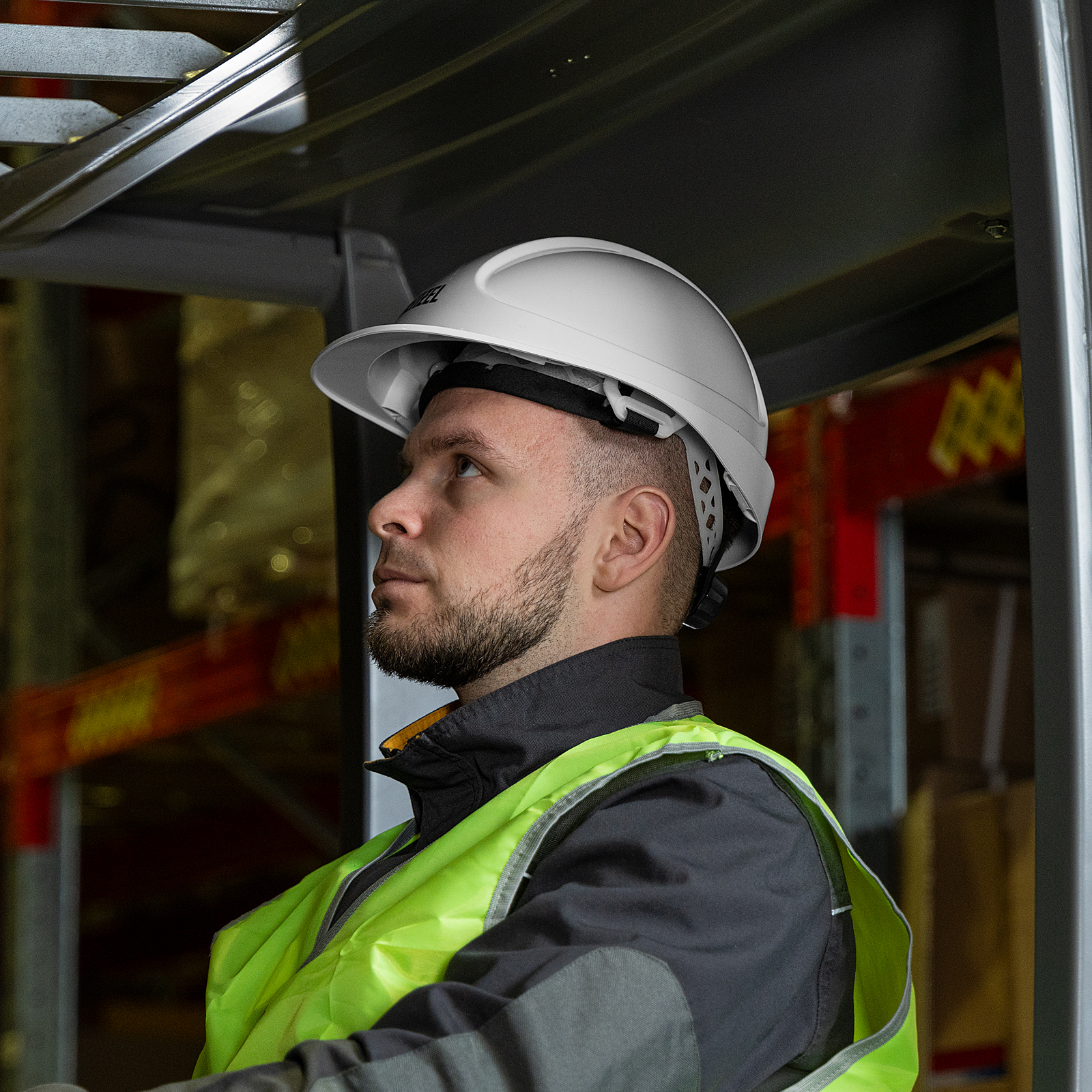 Каска защитная ударопрочная, ABS/PC, плавная регулировка, модель «Форвард» (К-05)белая Denzel