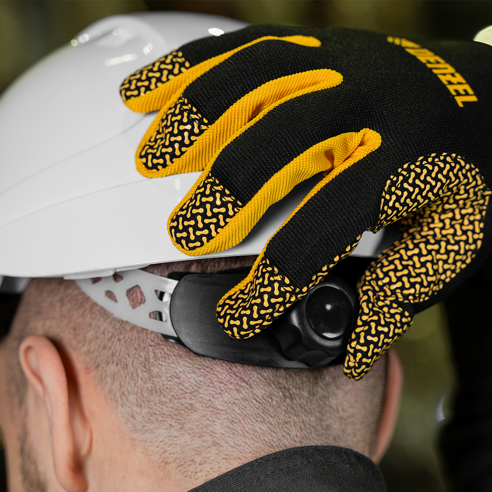 Каска защитная ударопр.«Форвард» (К-05)ABS/PC,комплект со встроен.очк.ОЧК-05 Форвард,белая Denzel