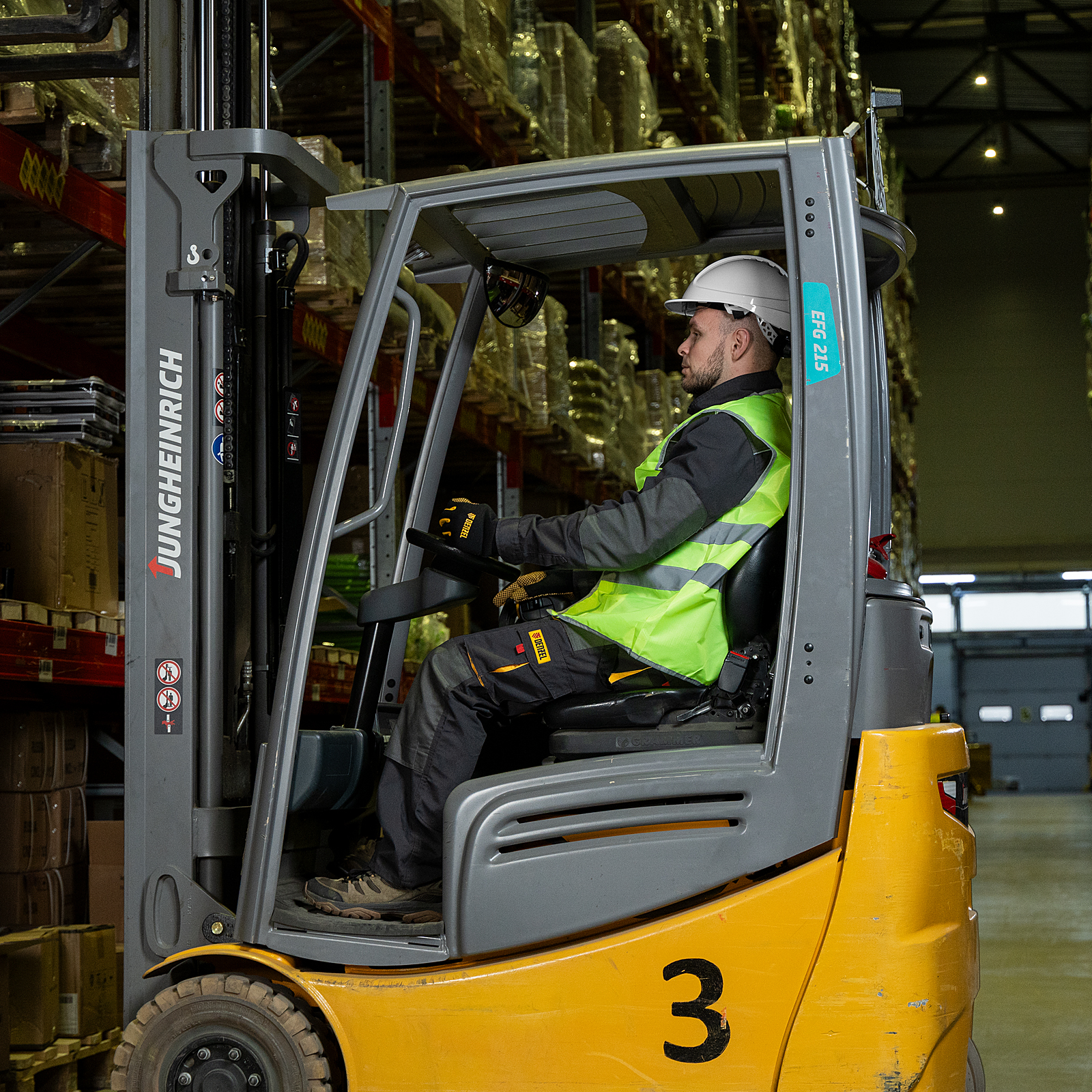 Каска защитная ударопр.«Форвард» (К-05)ABS/PC,комплект со встроен.очк.ОЧК-05 Форвард,белая Denzel