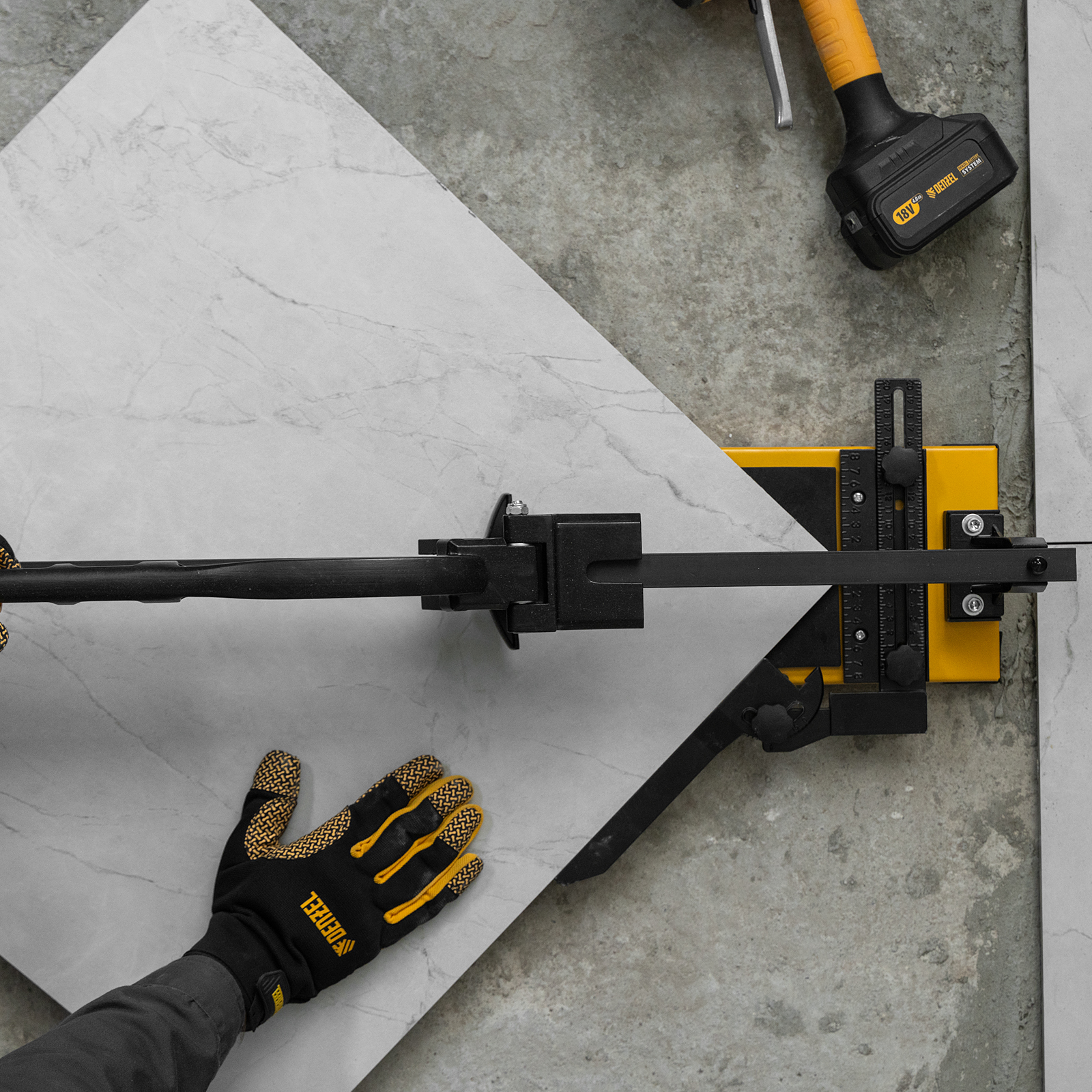 Плиткорез рельсовый 1200х16мм, каретка на подш., стальная станина, усил. рукоятка-пенал Denzel