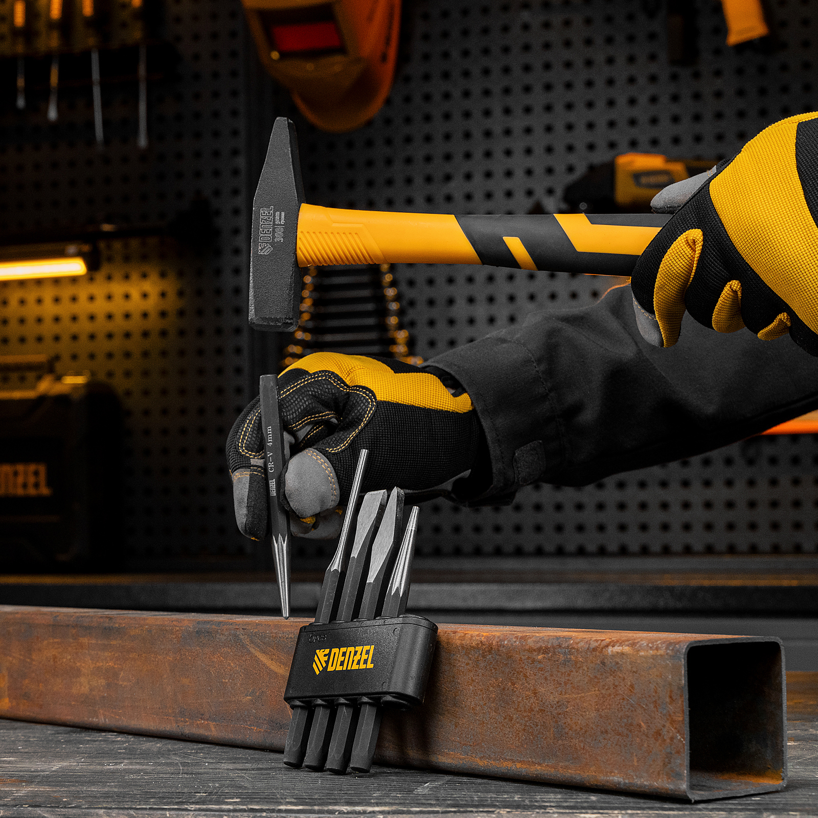 Набор инструментов, 1/2", 1/4", CrV, S2, пластиковый кейс, 84 предмета Denzel