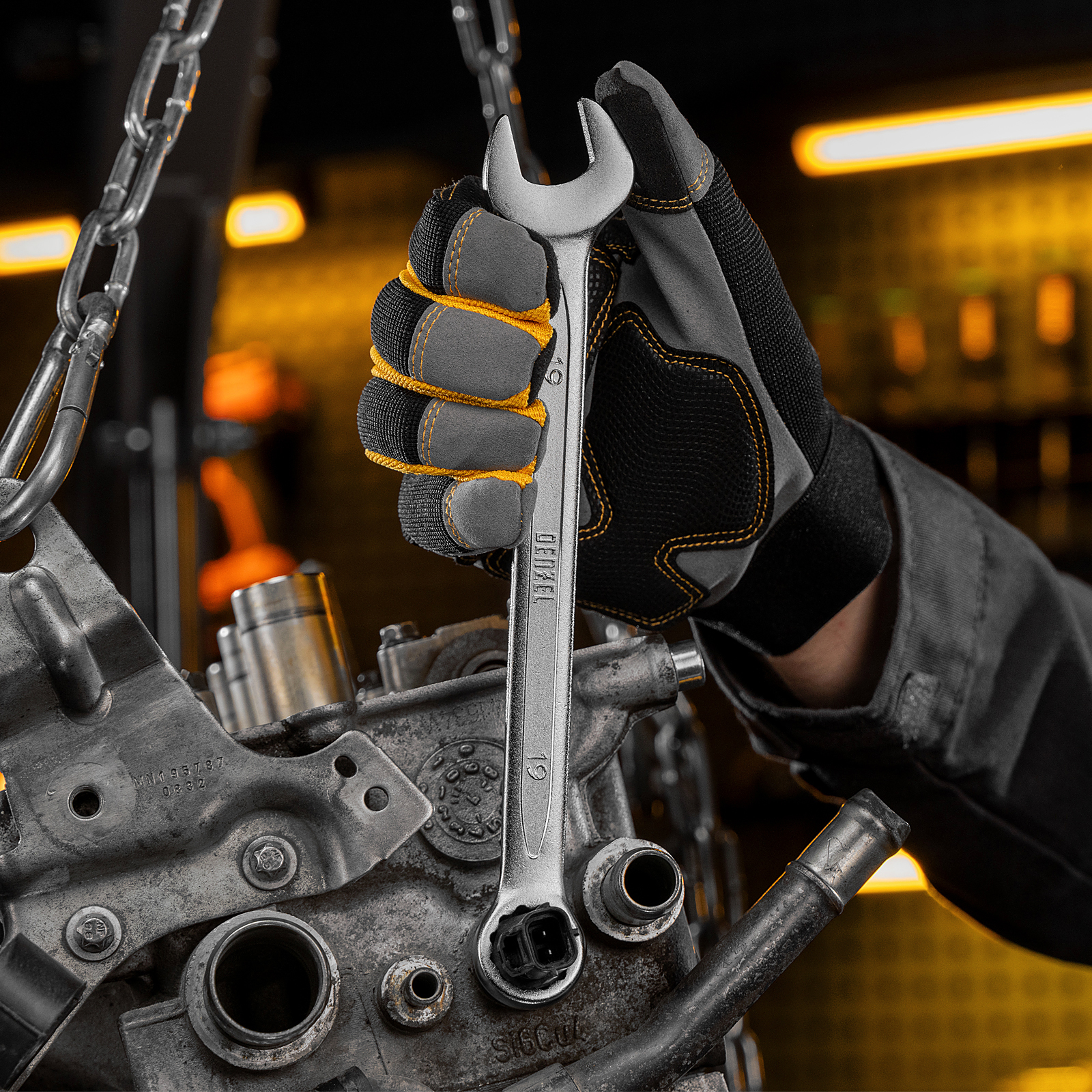 Набор инструментов, 1/2", 1/4", CrV, S2, пластиковый кейс, 100 предметов Denzel