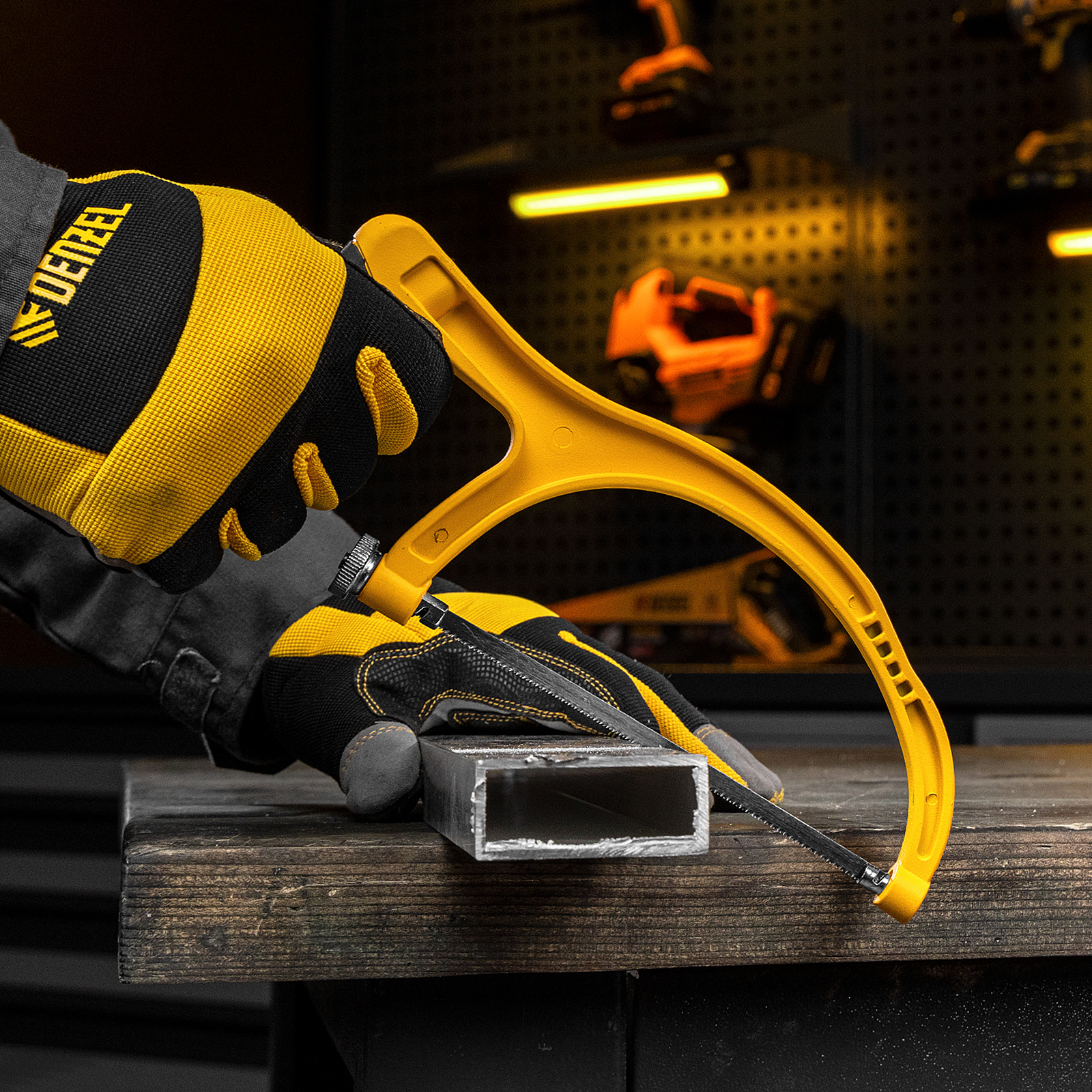 Набор инструментов, 1/2", 1/4", CrV, S2, пластиковый кейс, 100 предметов Denzel