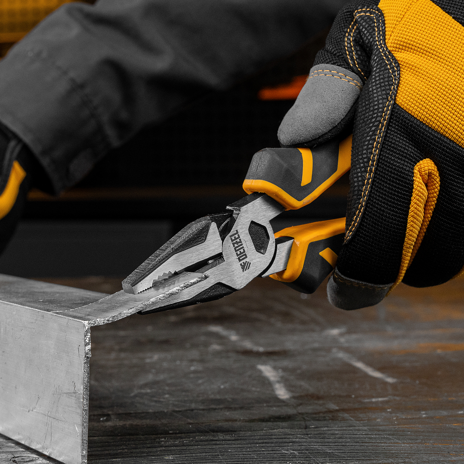 Набор инструментов, 1/2", 1/4", 3/8", CrV, S2, пластиковый кейс, 144 предмета Denzel