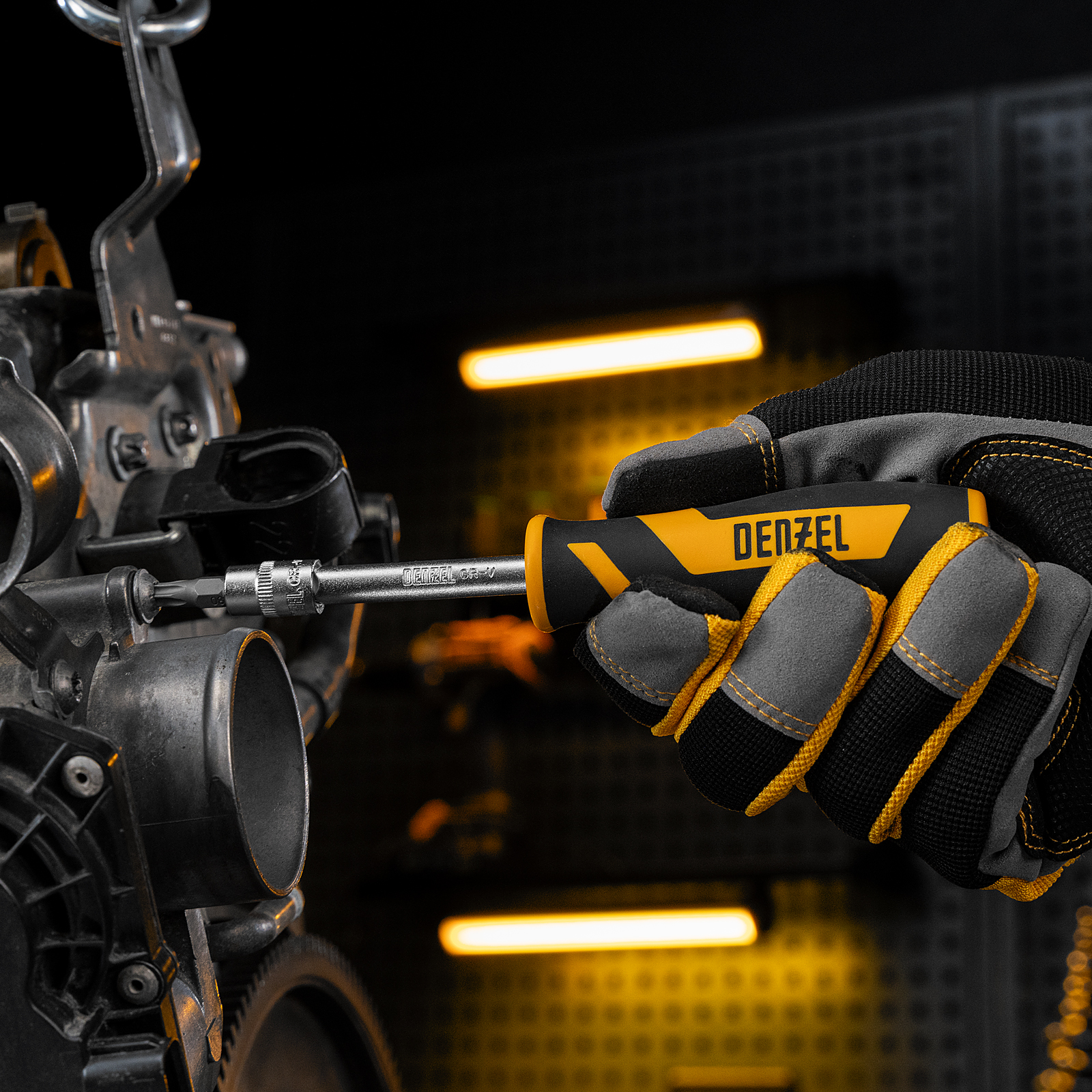 Набор инструментов, 1/2", 1/4", CrV, S2, пластиковый кейс, 82 предмета Denzel