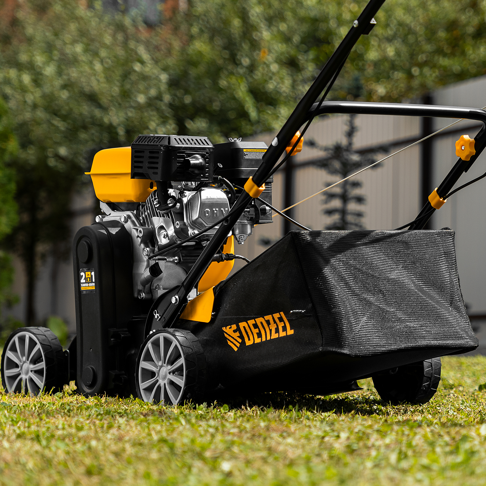 Скарификатор-аэратор бензиновый SAG-400, 212 см3, -15/+10 мм, 40 см Denzel