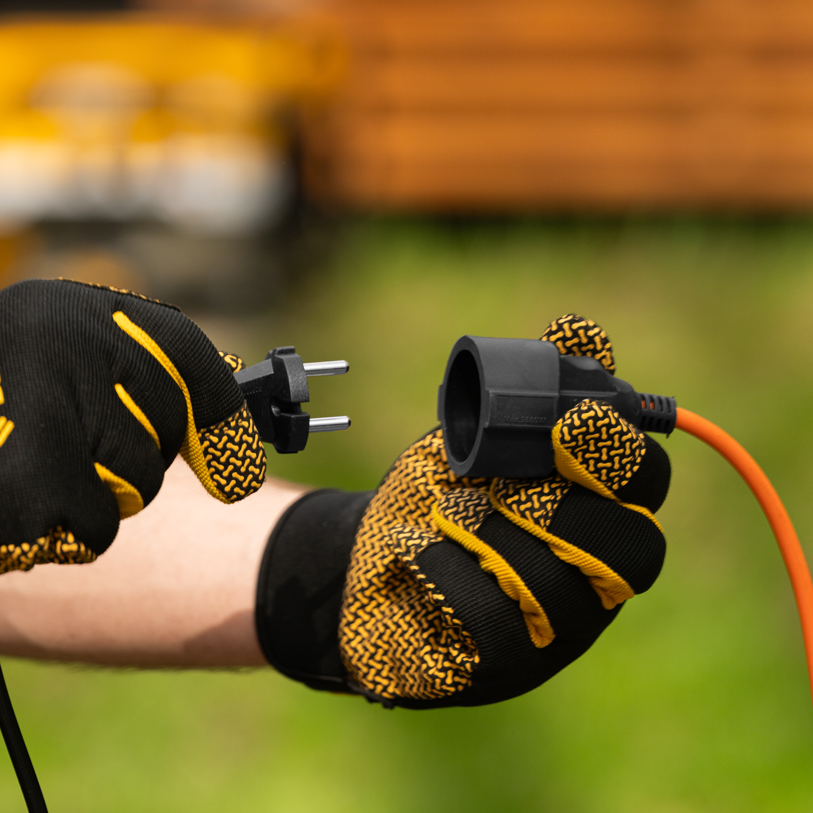 Удлинитель-шнур силовой Garden Series, б/з, ПВС, 20м, 1 розетка, 2 x 1 мм, Denzel