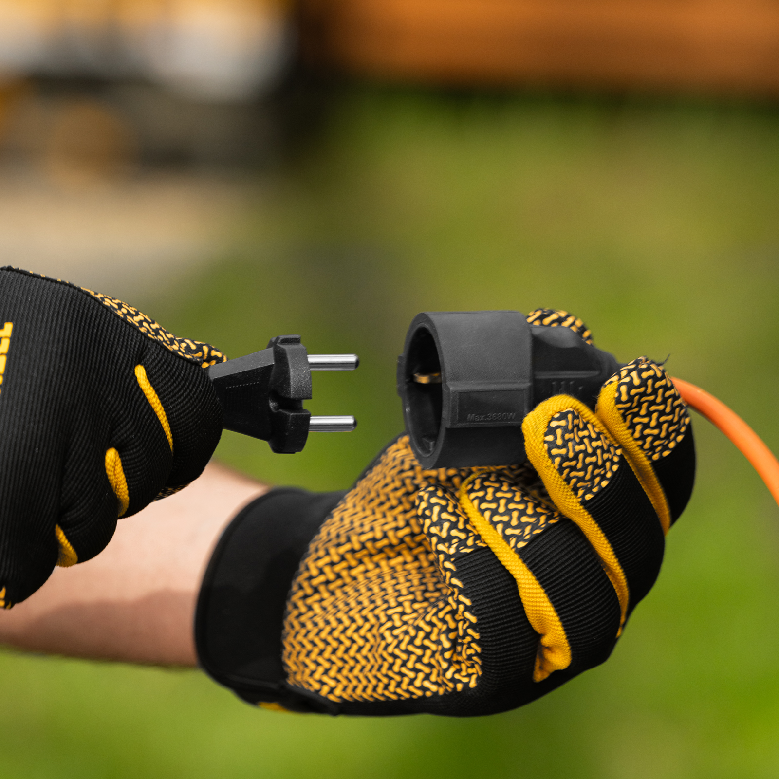 Удлинитель-шнур силовой Garden Series, ПВС, 10м, 1 розетка 3 x 1,5 мм, Denzel