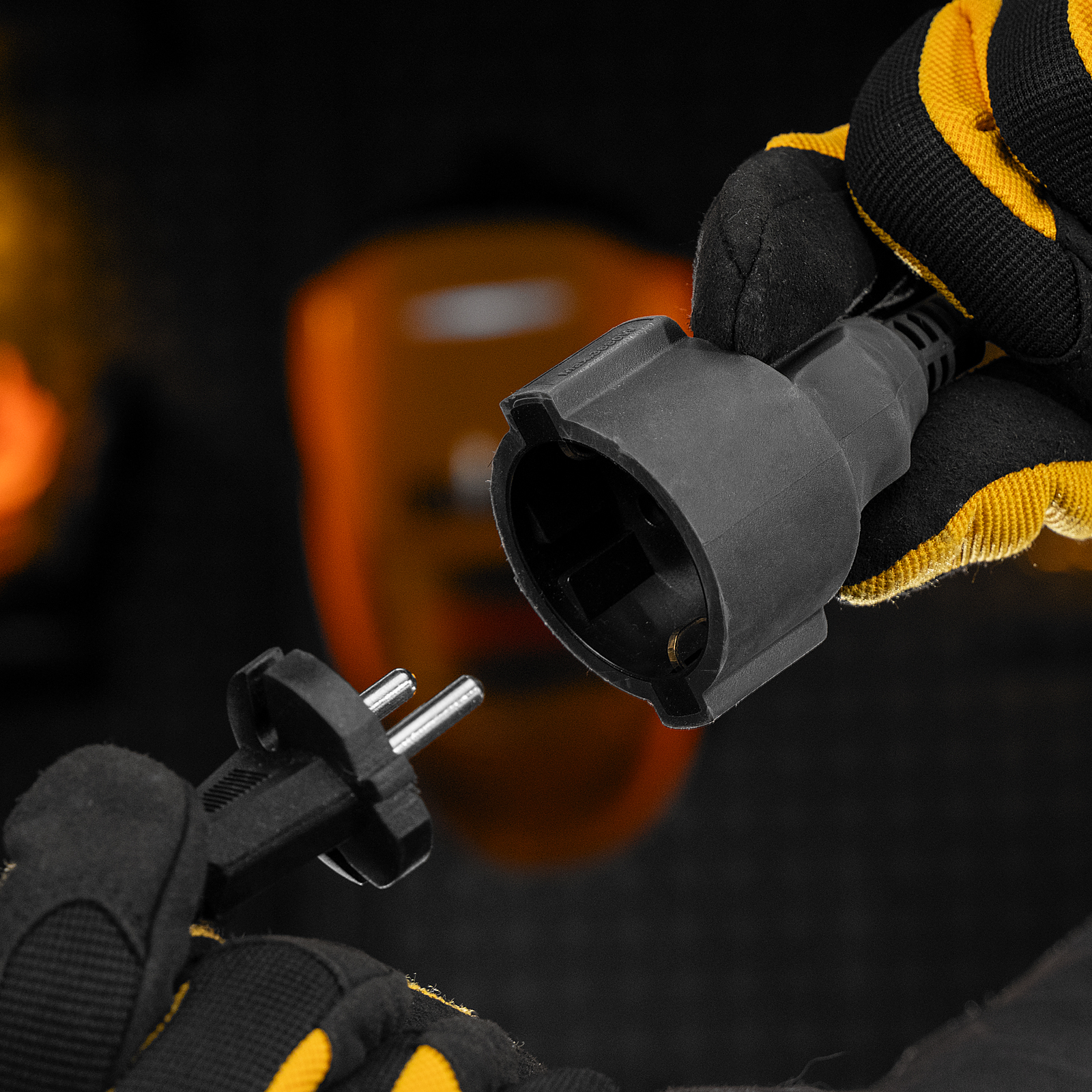 Удлинитель-шнур силовой Top Series, КГТТ, 20м, 1 розетка, 3 x 1,5 мм Denzel