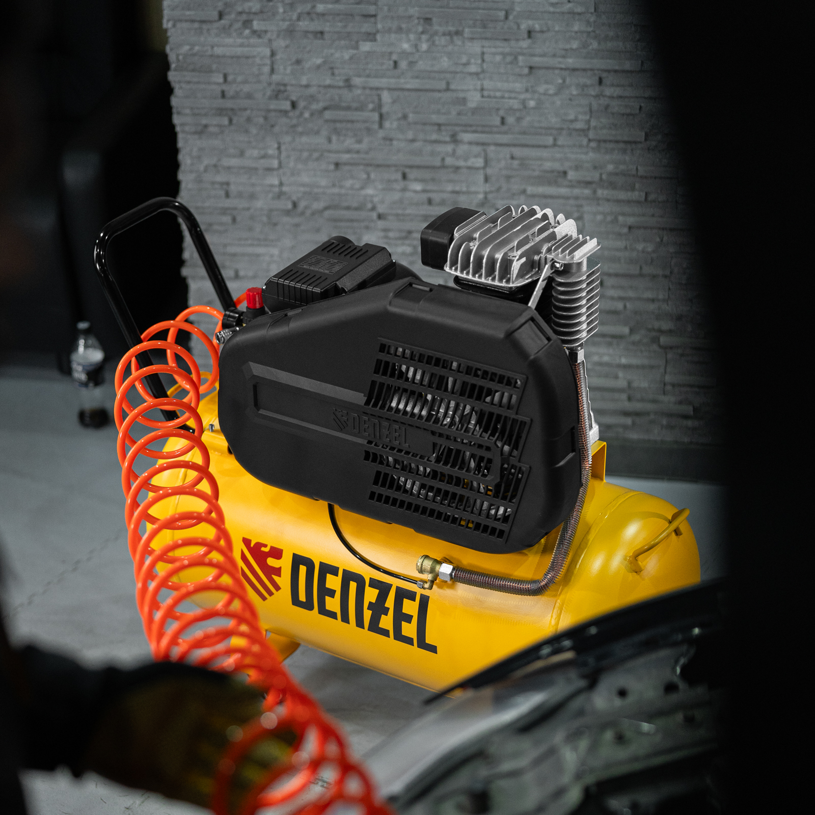 Компрессор воздушный рем. привод BCI 2200/100, 2,2 кВт, 100 литров, 420 л/мин Denzel