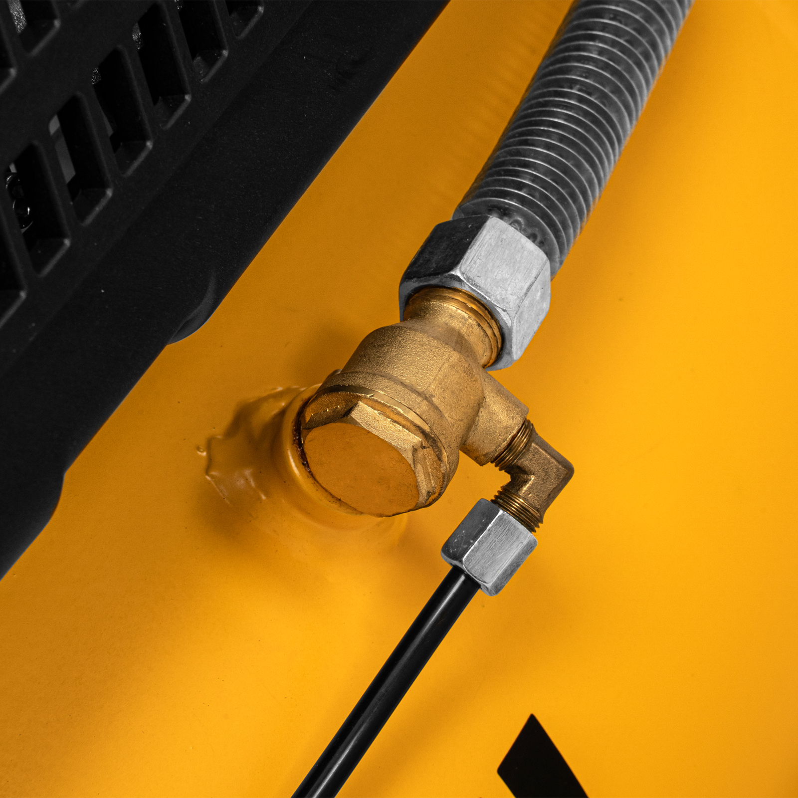 Компрессор воздушный рем. привод BCI 2200/100, 2,2 кВт, 100 литров, 420 л/мин Denzel